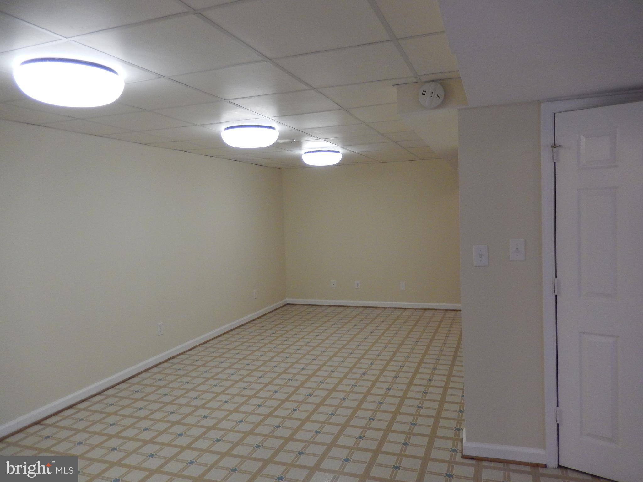 DERWOOD STATION - Residential Lease