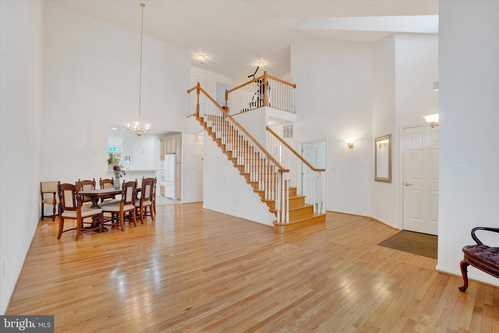 259 PROSPECT CIRCLE 8