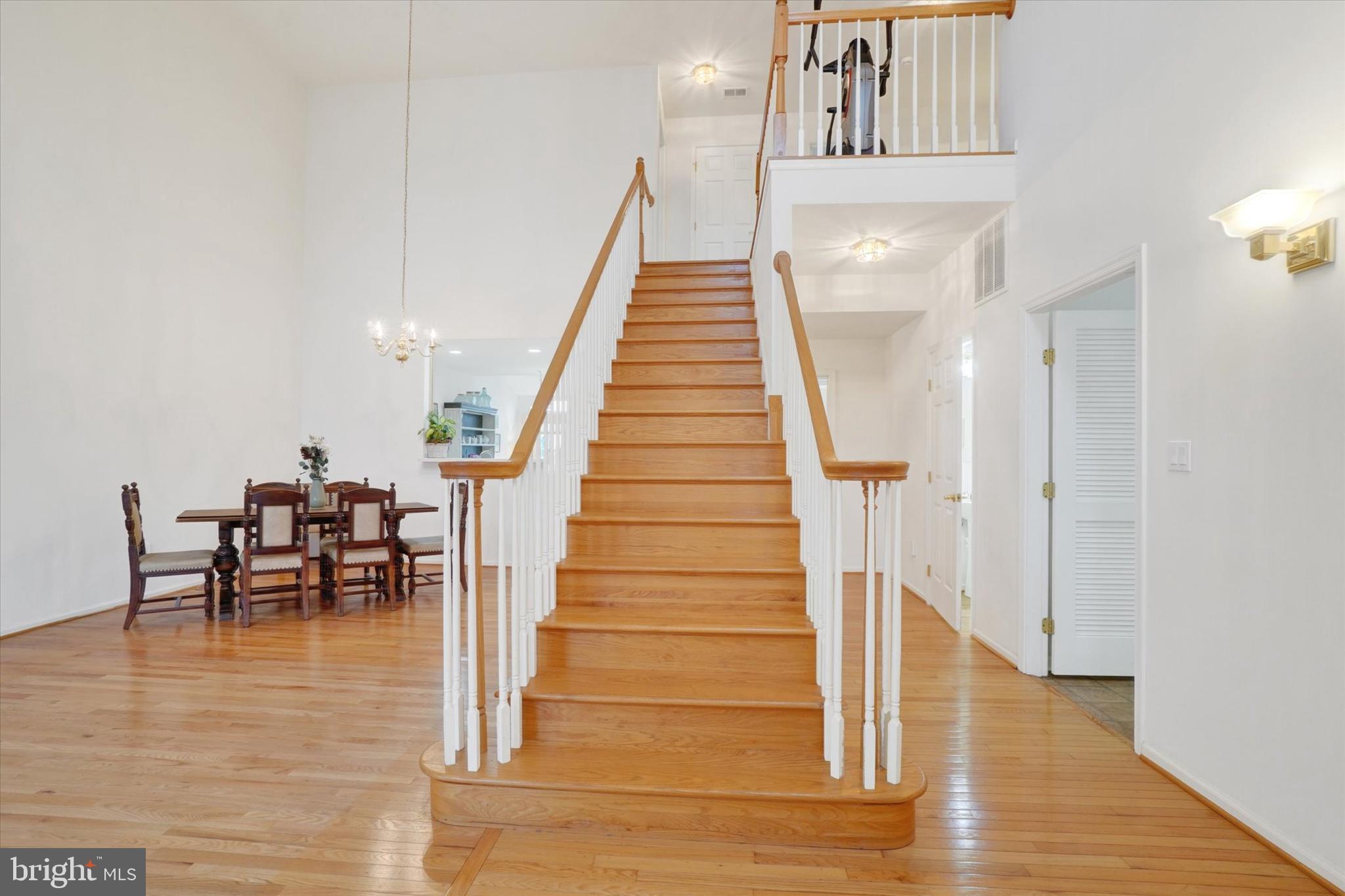 259 PROSPECT CIRCLE 8