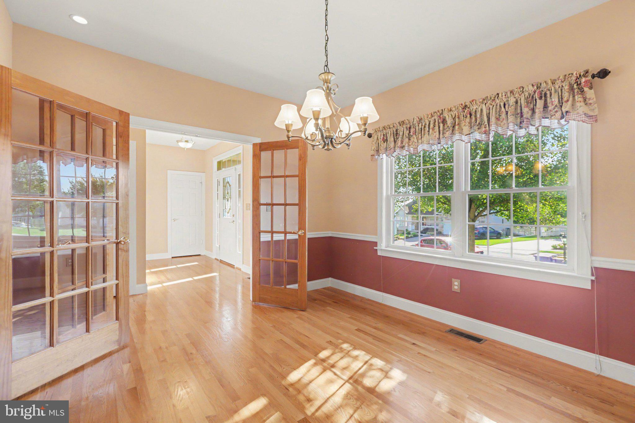 442 WOODLAND DRIVE