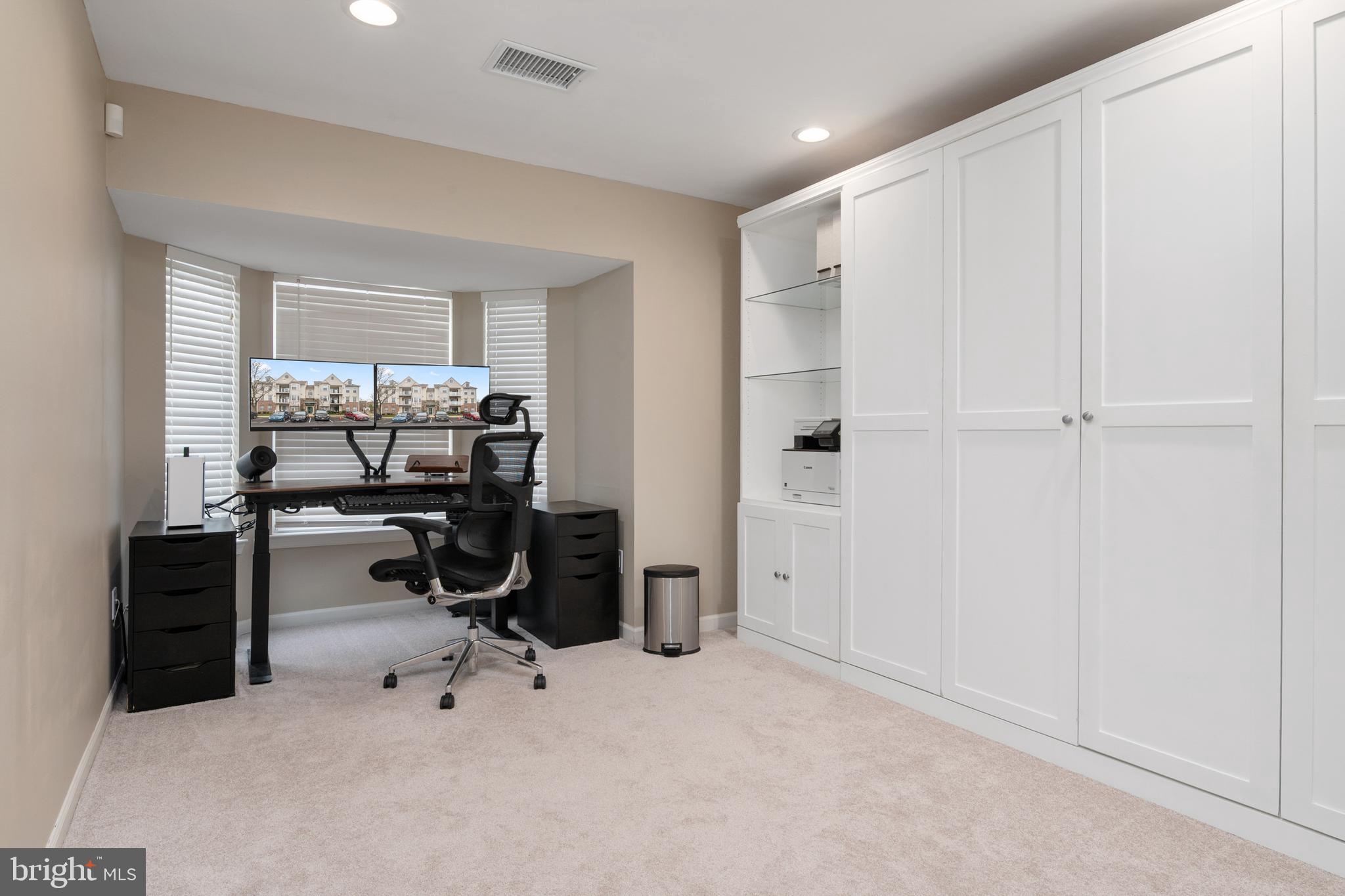 LARGO TOWN CENTER CONDOMINIUMS - Residential