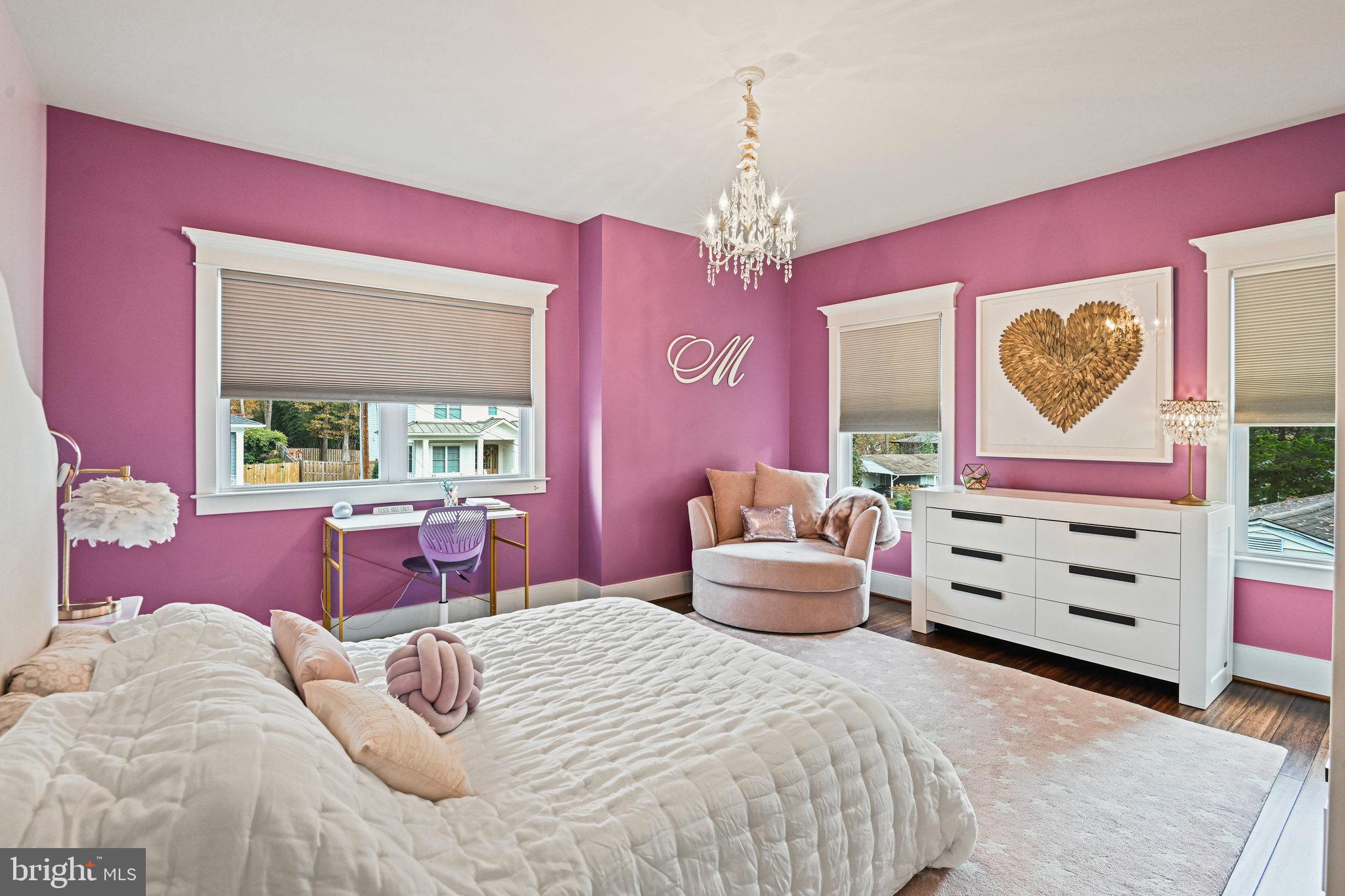 VIENNA WOODS - Residential