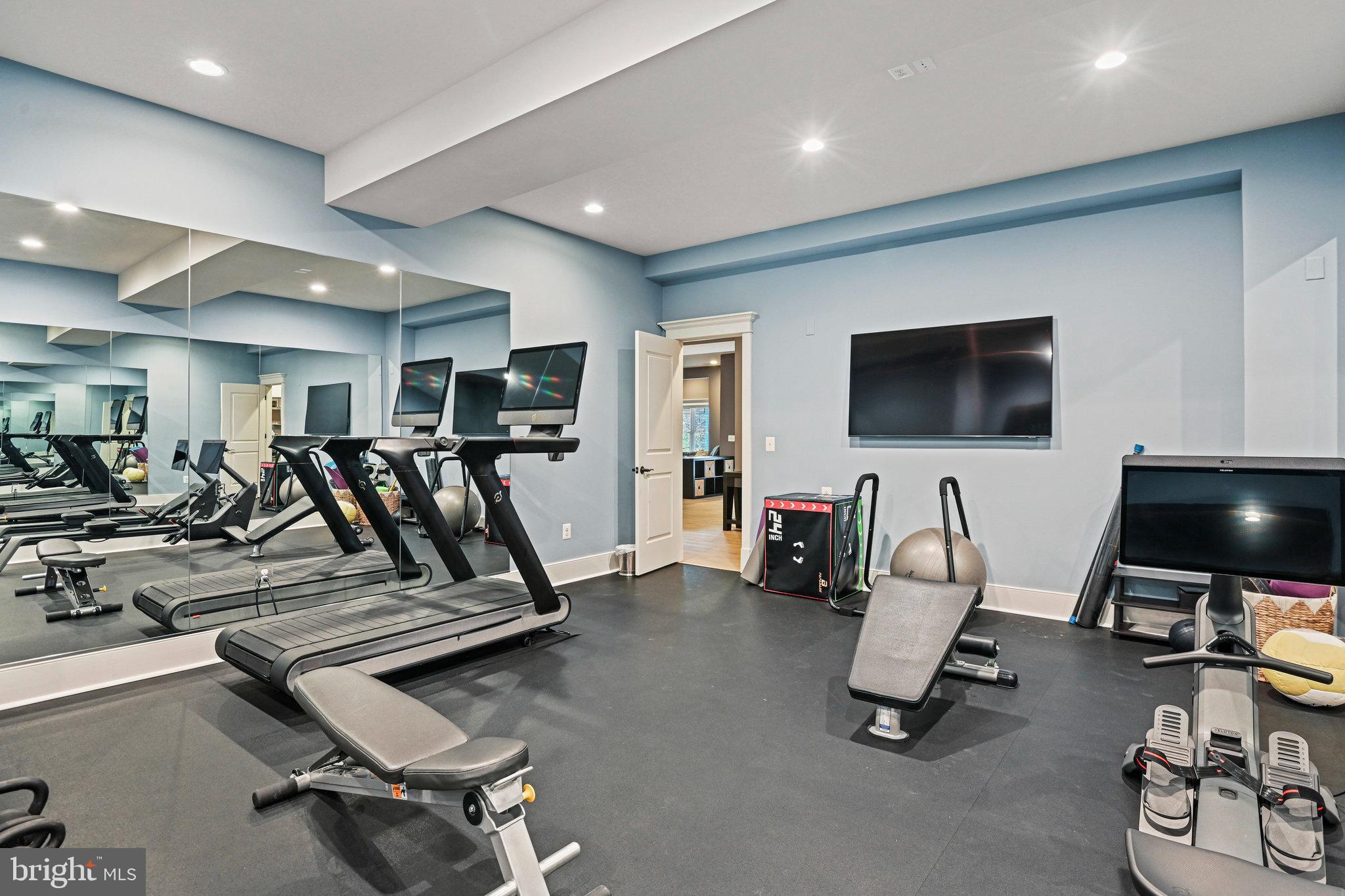 VIENNA WOODS - Residential