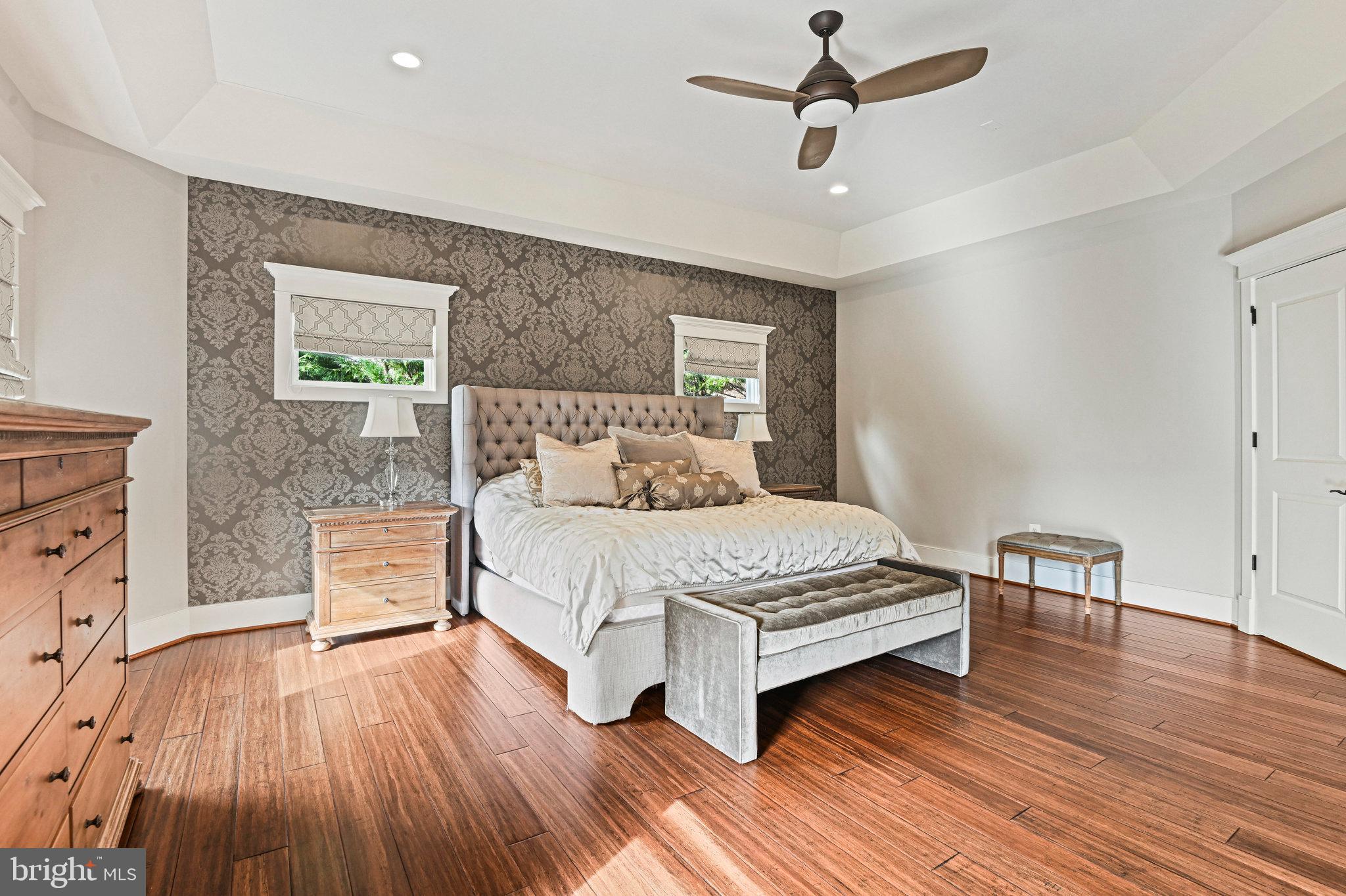 VIENNA WOODS - Residential