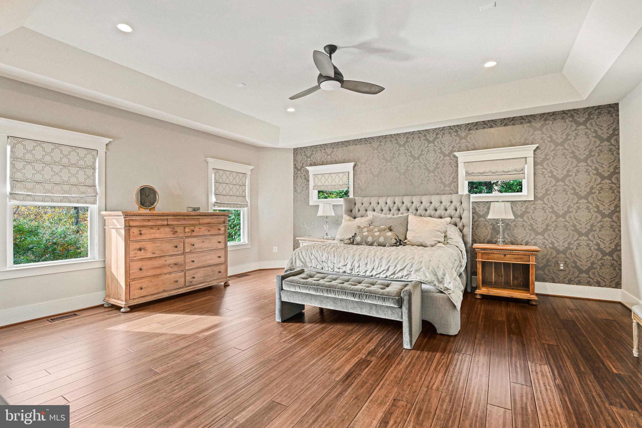 VIENNA WOODS - Residential