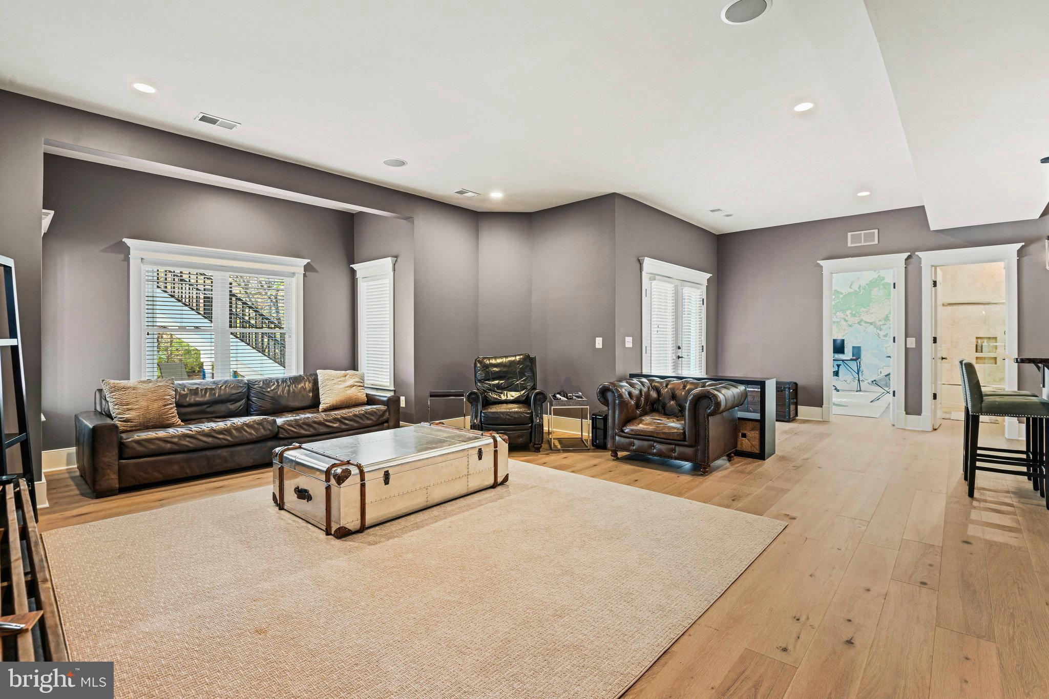 VIENNA WOODS - Residential