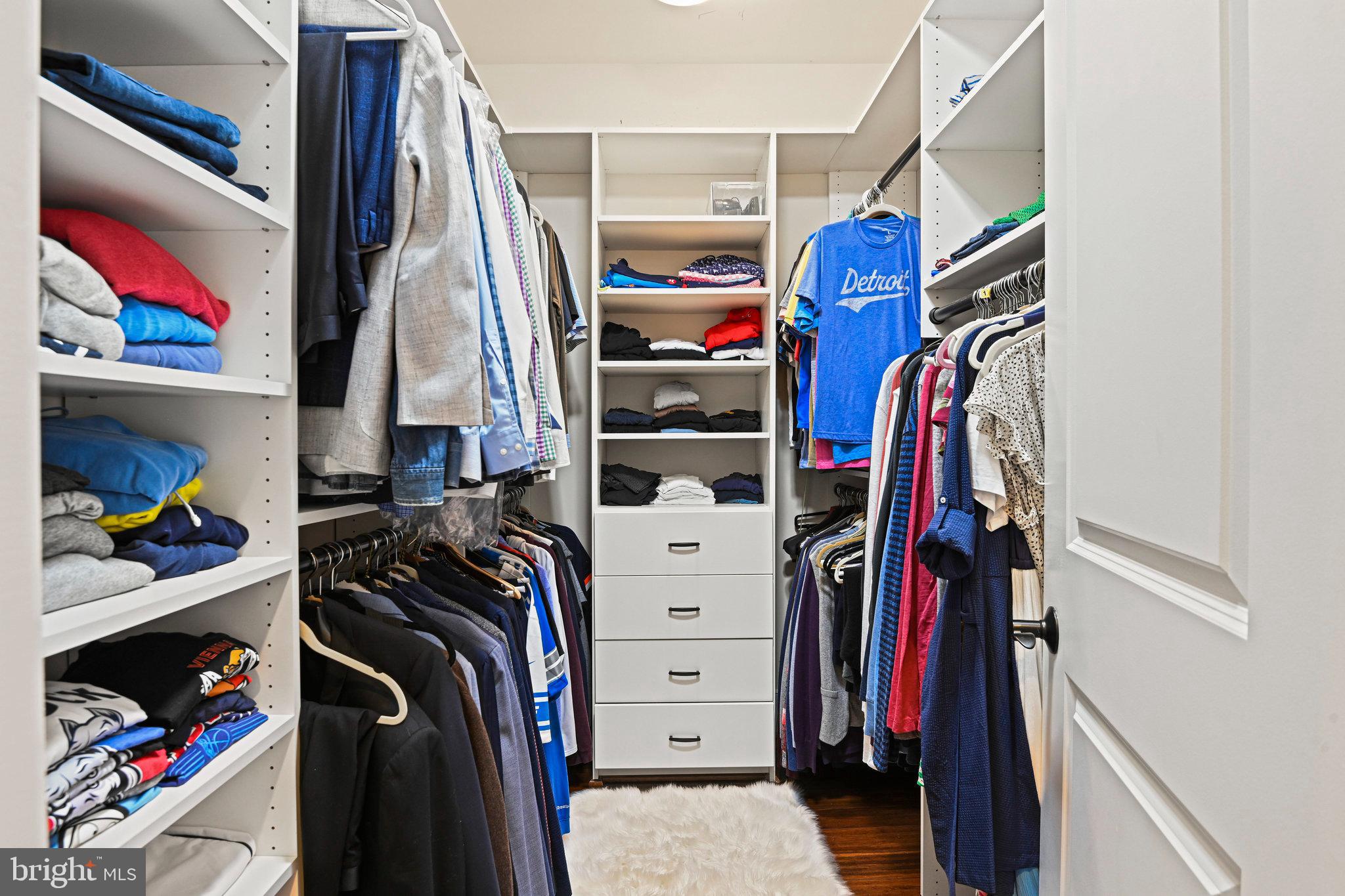 VIENNA WOODS - Residential