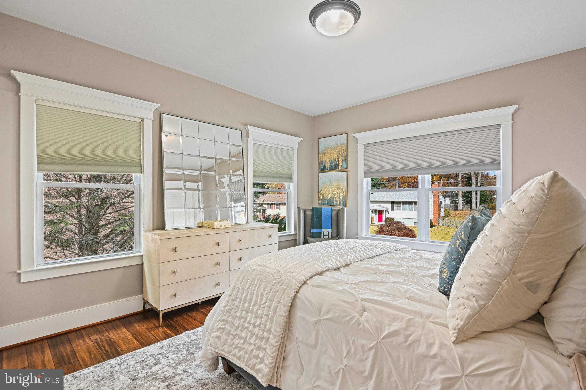 VIENNA WOODS - Residential