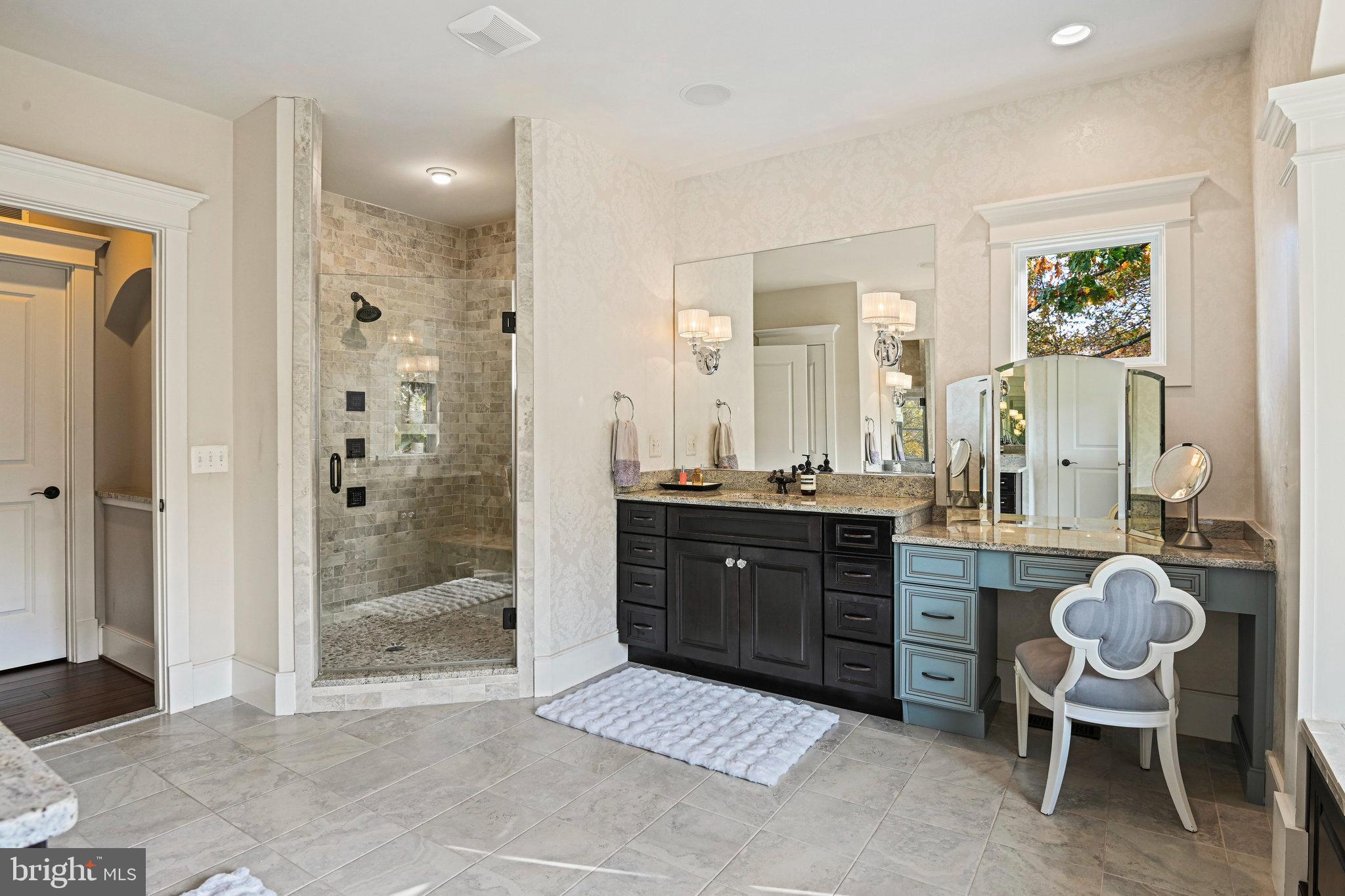 VIENNA WOODS - Residential