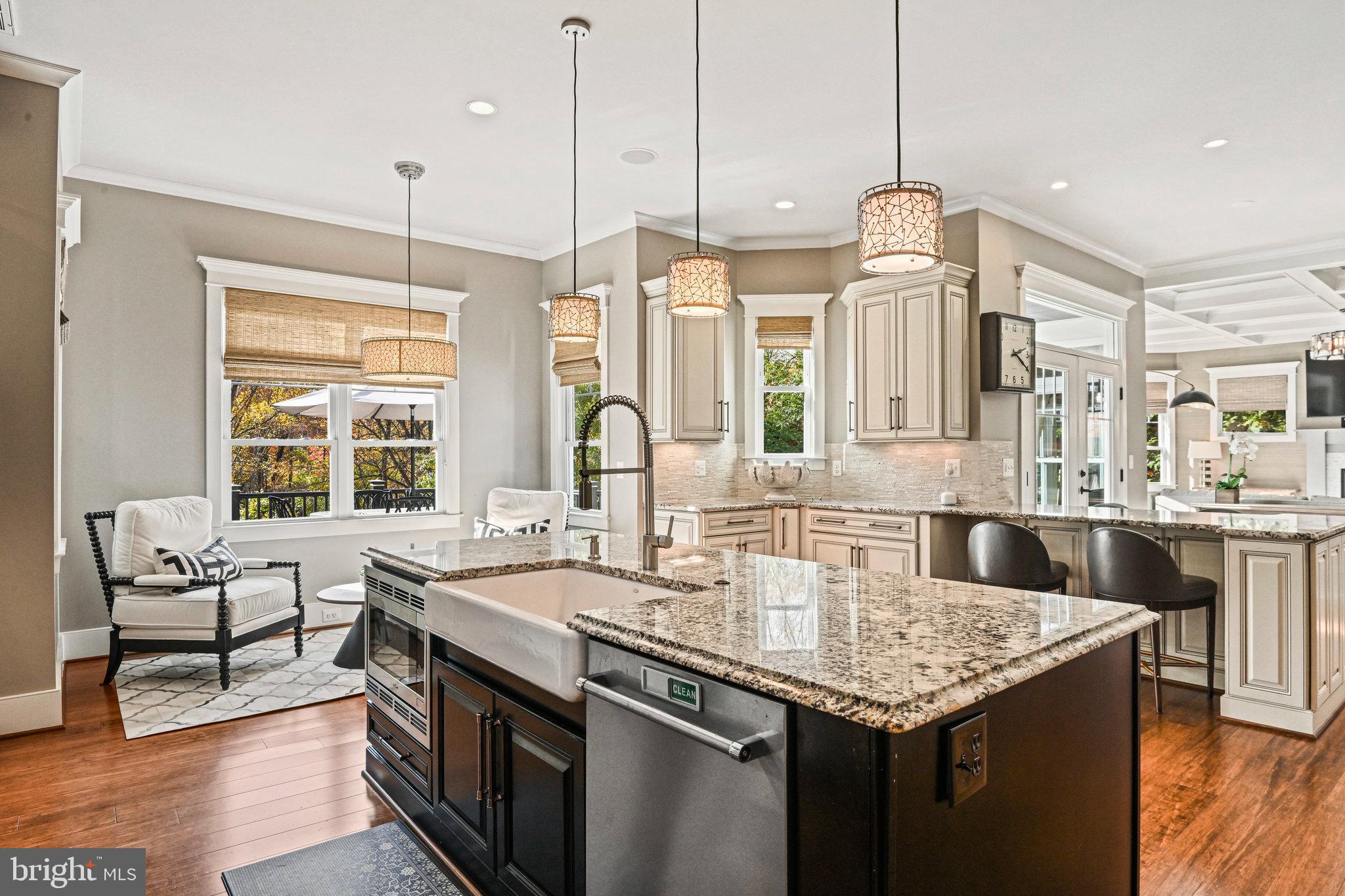 VIENNA WOODS - Residential