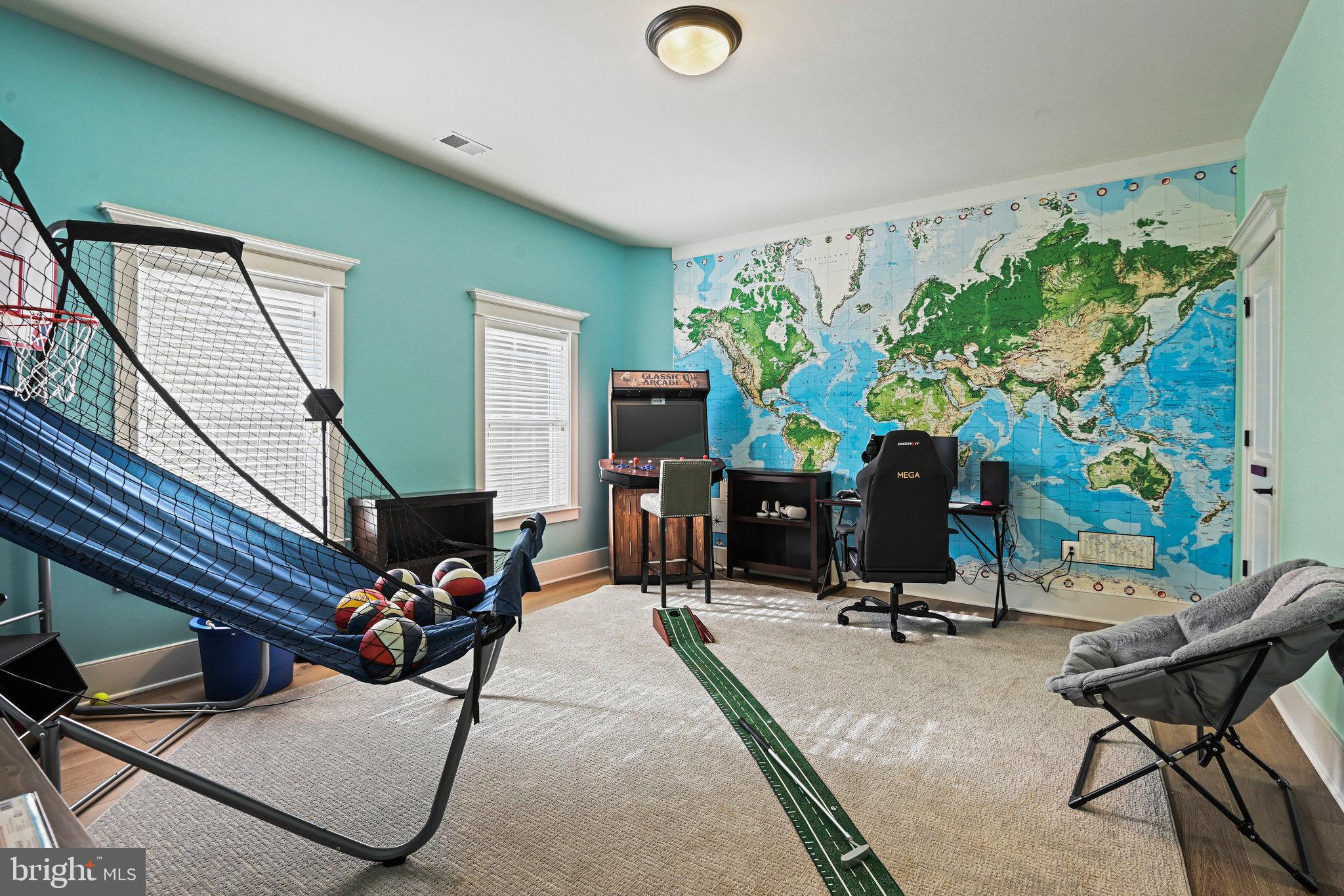 VIENNA WOODS - Residential