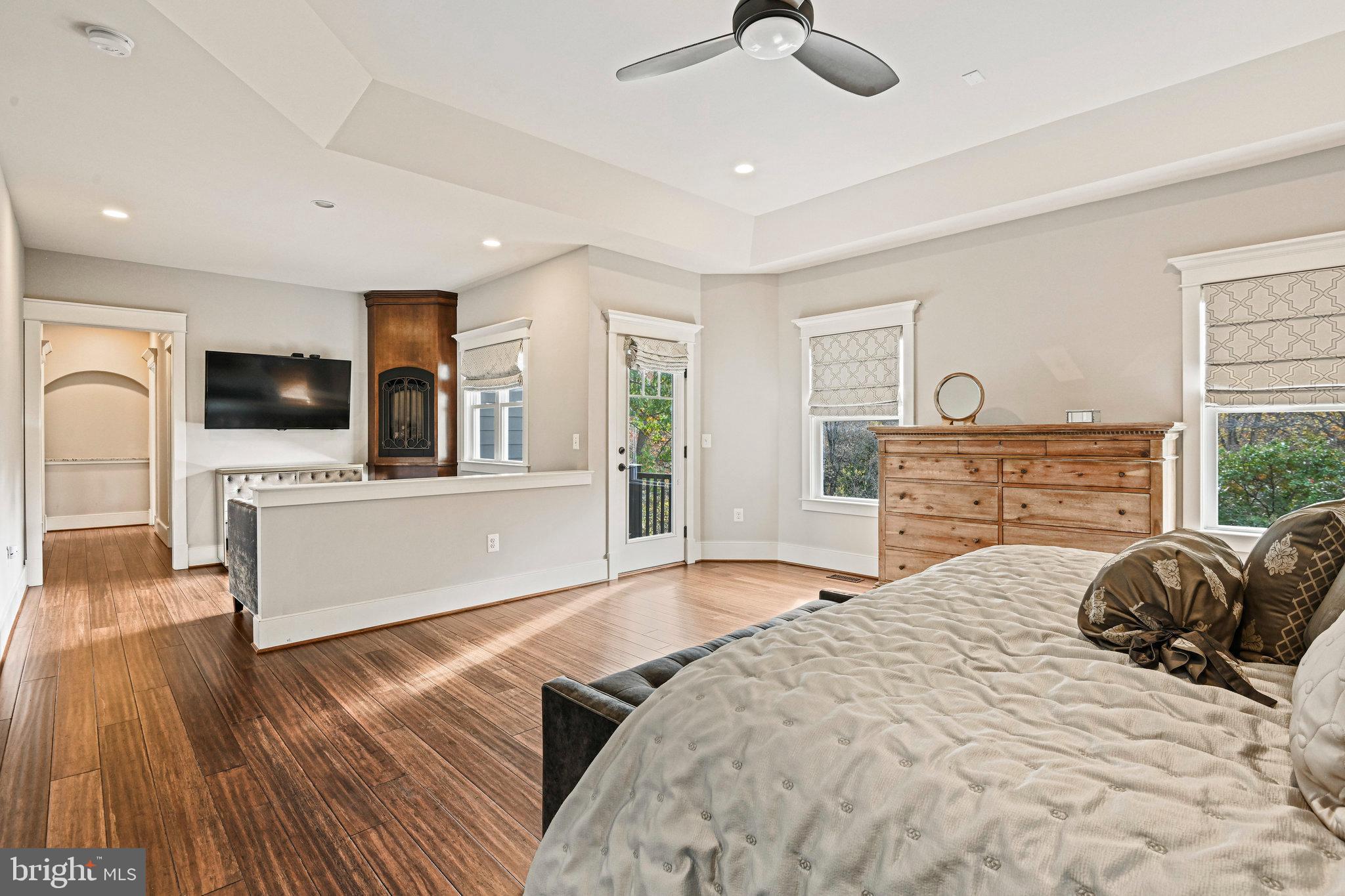 VIENNA WOODS - Residential