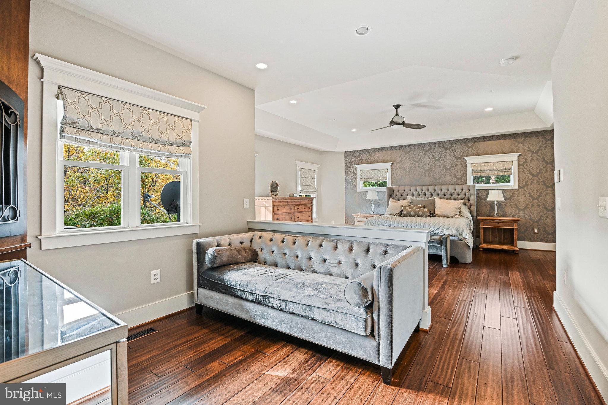 VIENNA WOODS - Residential