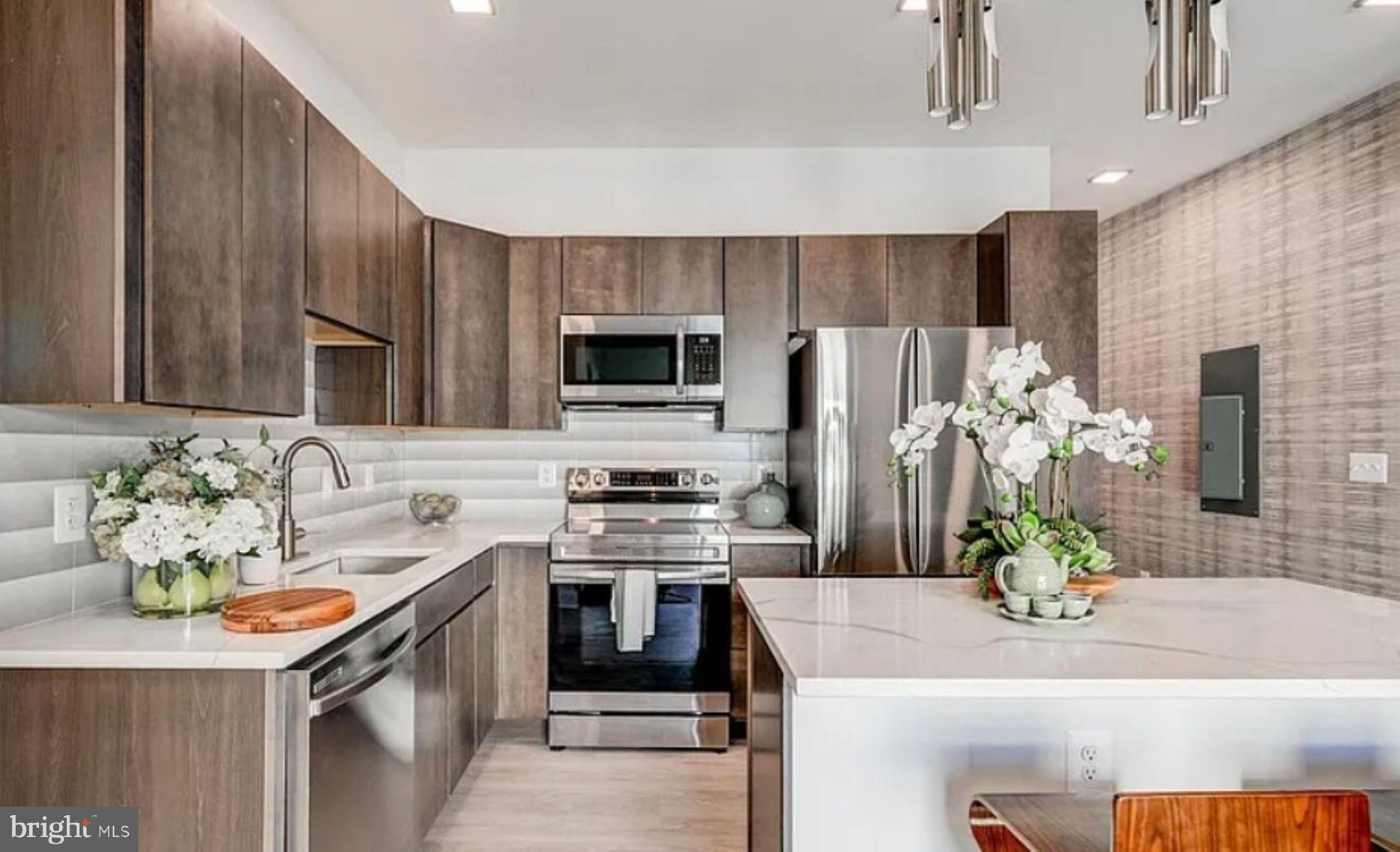 421 S BROADWAY 405