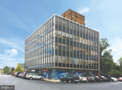 Photo of 5881 Leesburg Pike, FALLS CHURCH, VA 22041 (MLS # VAFX2295982)