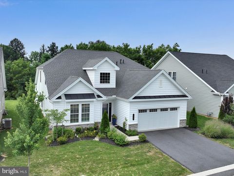 Photo of 140 Honor Drive, EAST PETERSBURG, PA 17520 (MLS # PALA2074482)