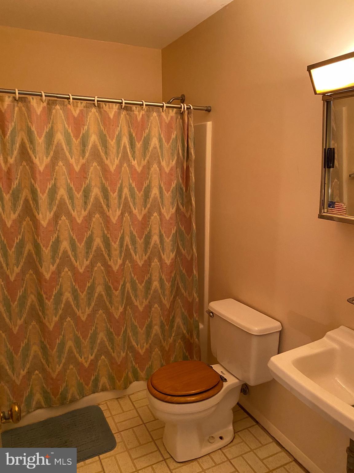 FLOWER HILL - Residential