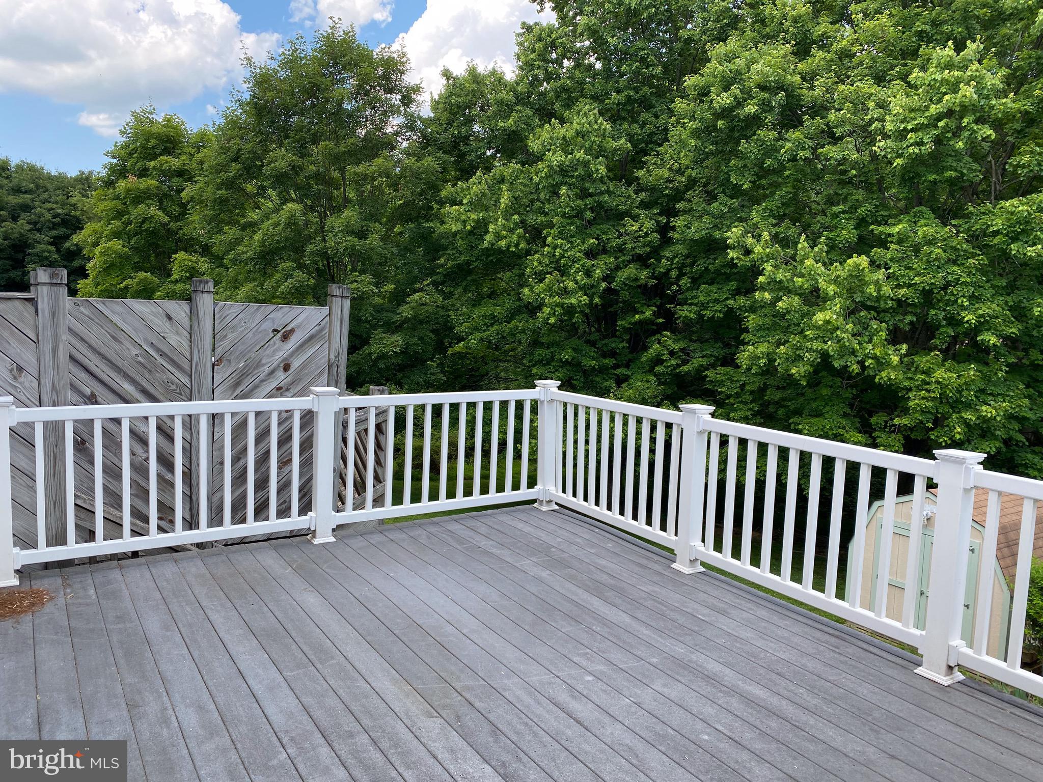 FLOWER HILL - Residential