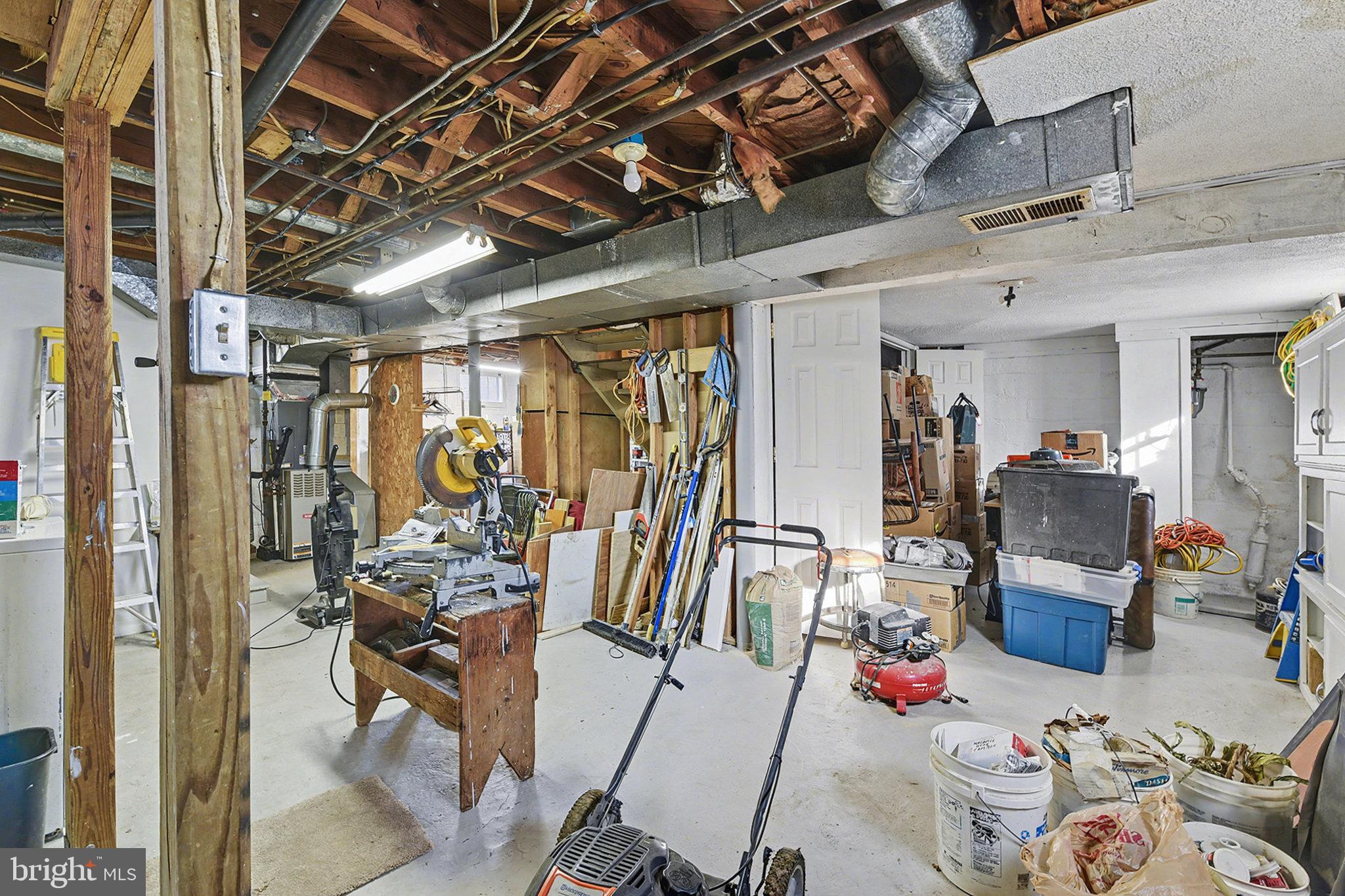 SMITH AVENUE - Residential