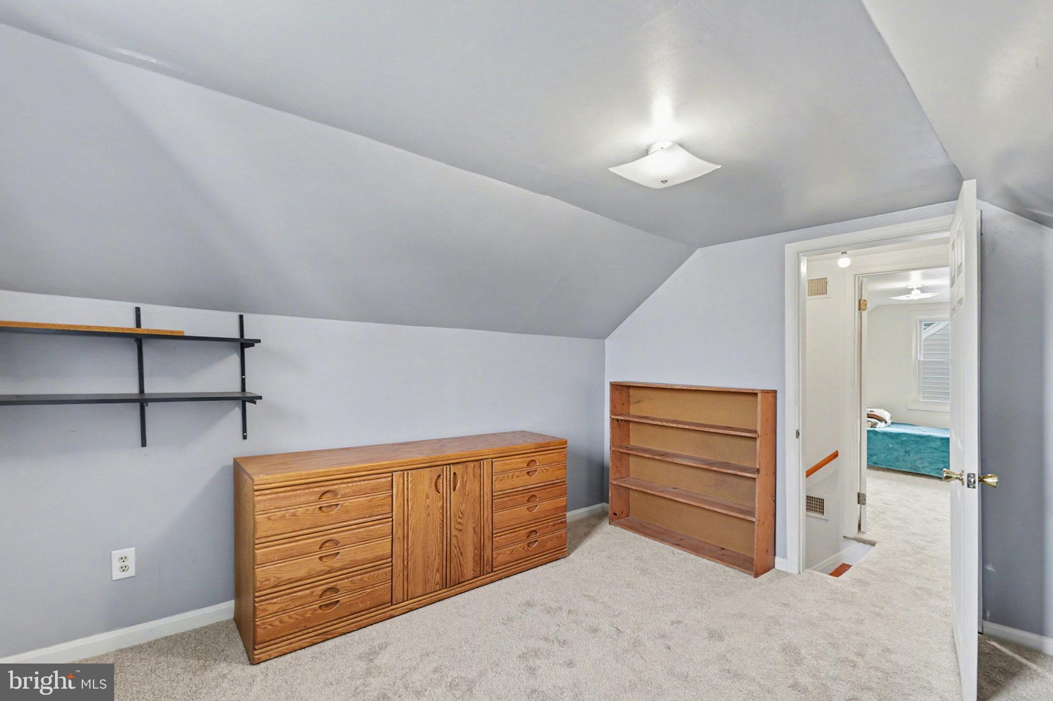 SMITH AVENUE - Residential