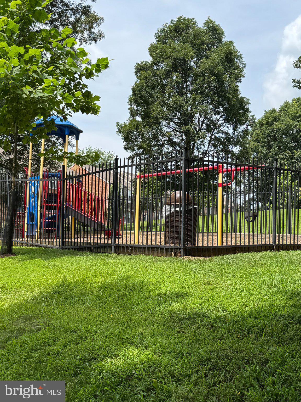 4075 CHESTERWOOD DRIVE 4075