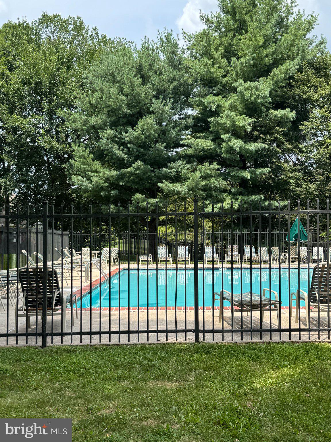 4075 CHESTERWOOD DRIVE 4075