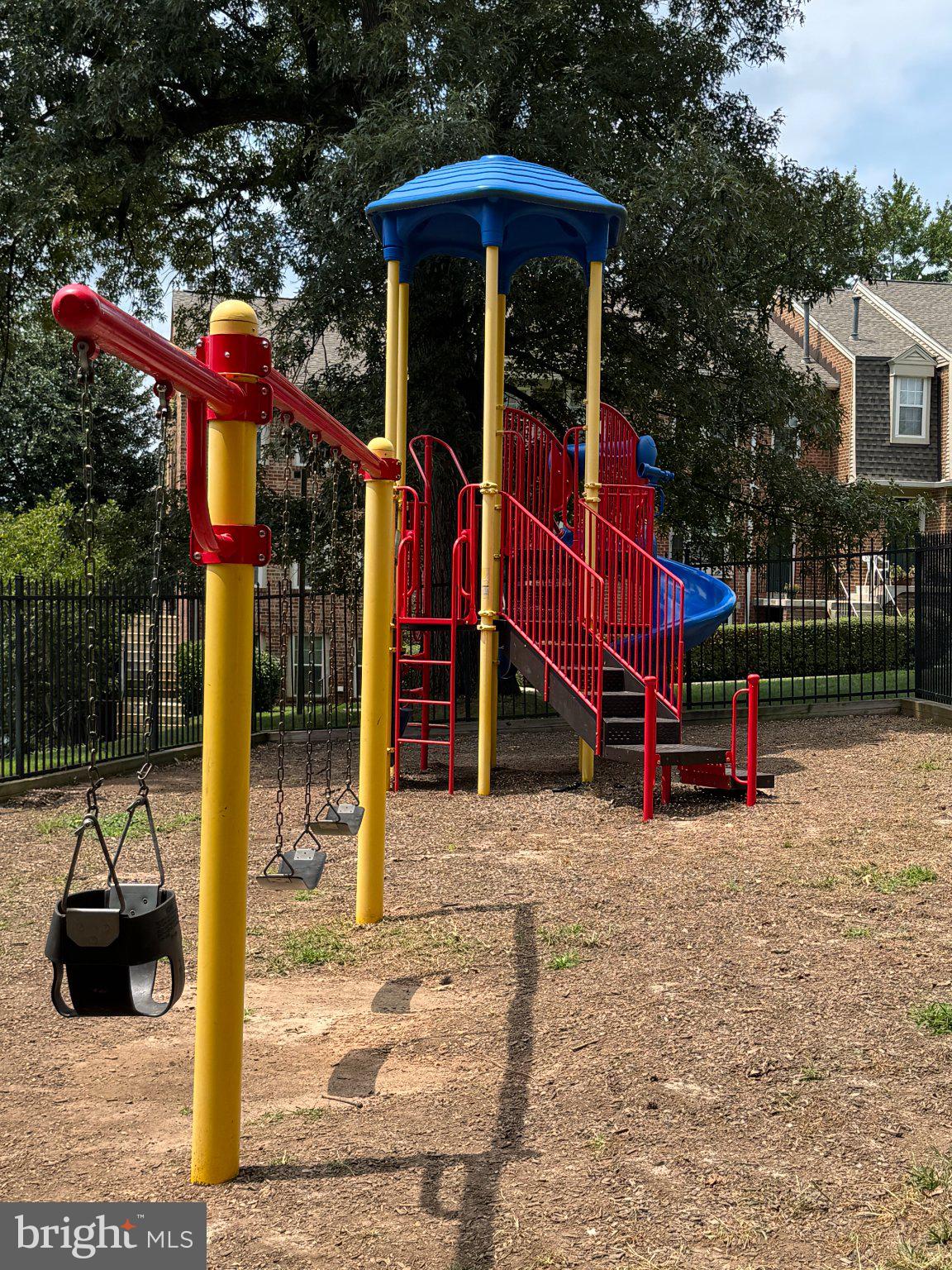 MONTGOMERY CHASE - Residential
