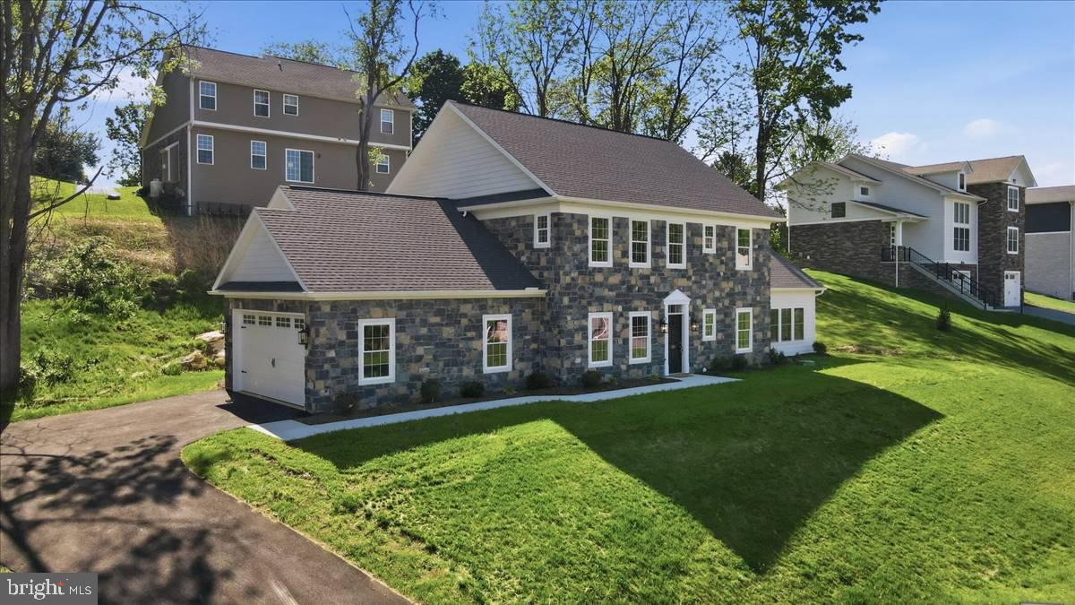 130 WOODBRIAR DRIVE