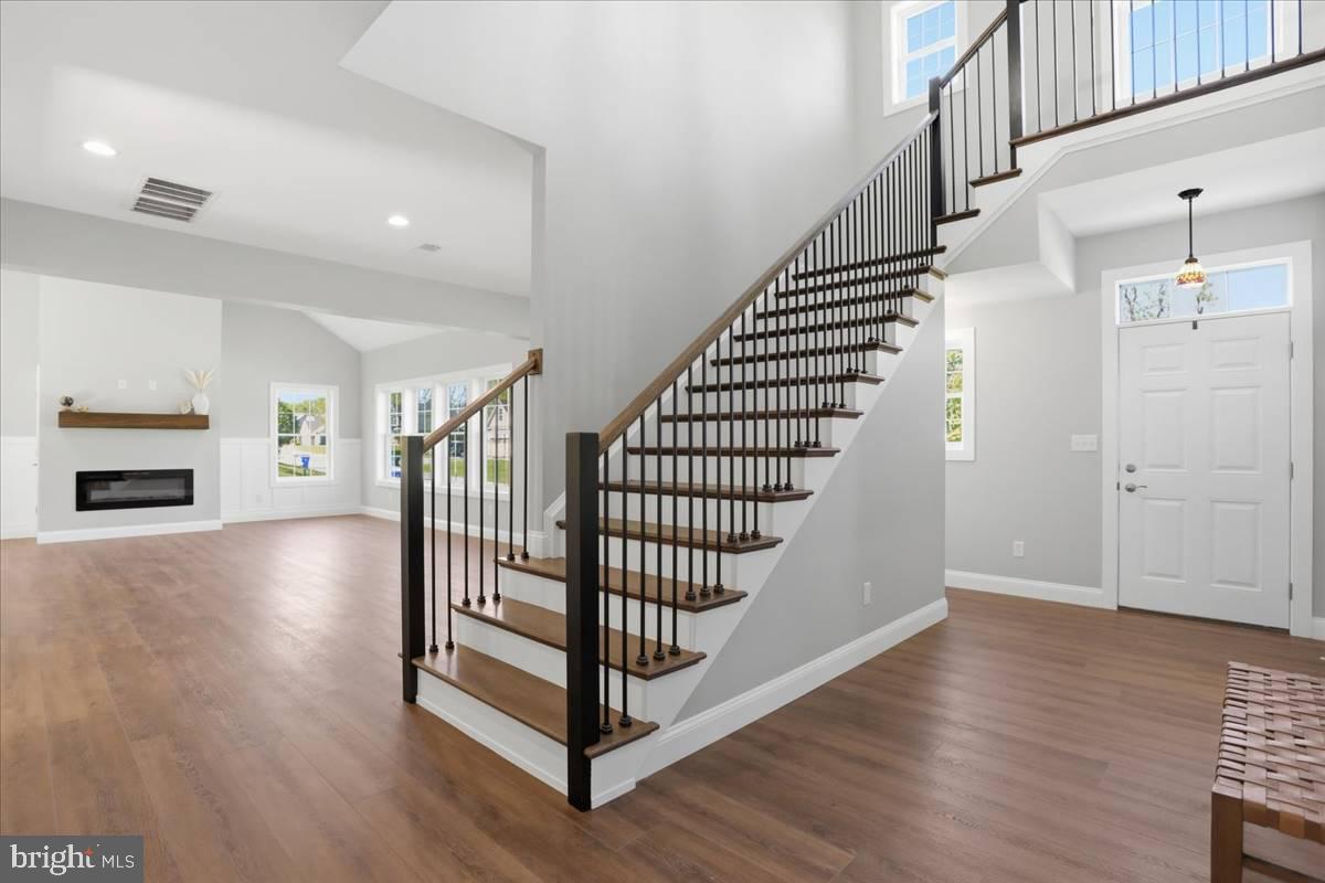 130 WOODBRIAR DRIVE