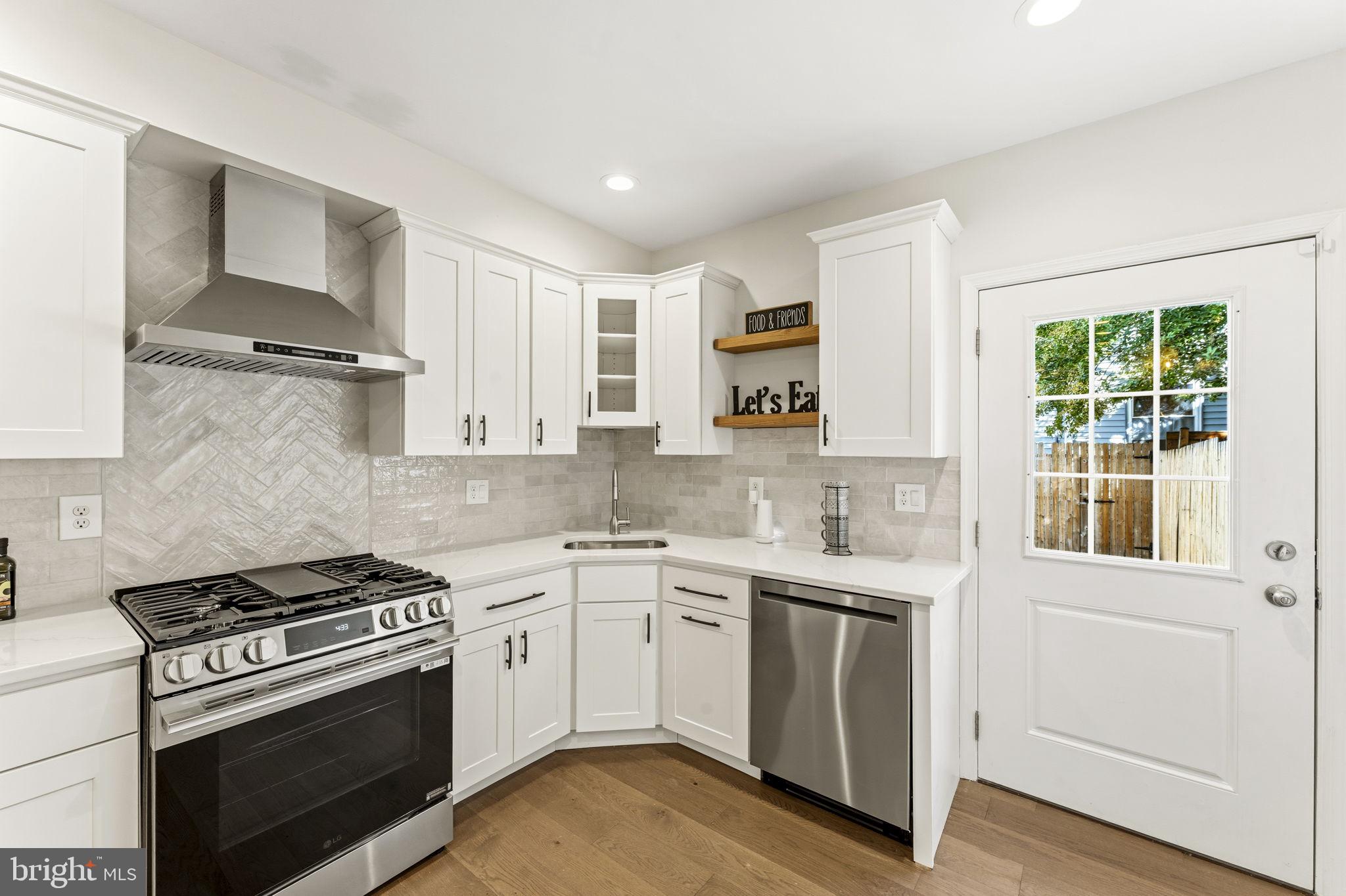 8 W FORT AVENUE