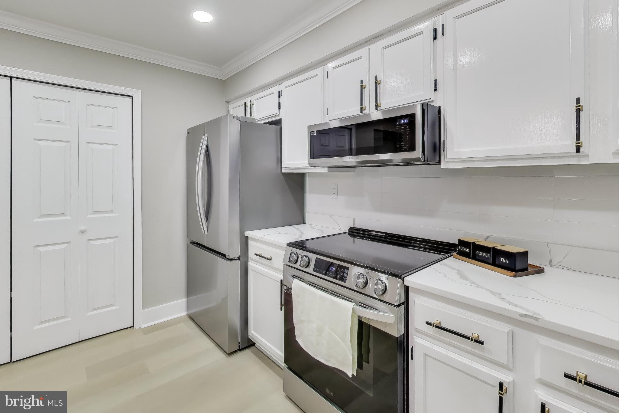 6114 RED SQUIRREL PLACE