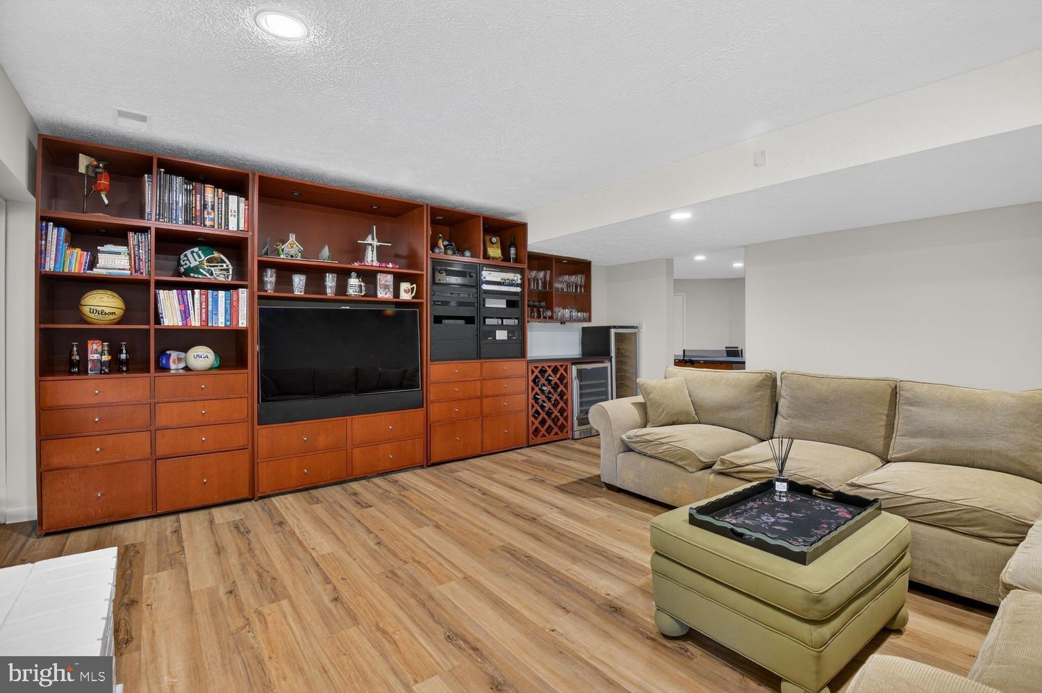 CHARRED OAK ESTATES - Residential