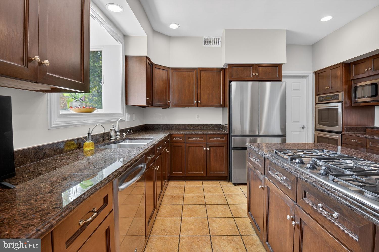 CHARRED OAK ESTATES - Residential