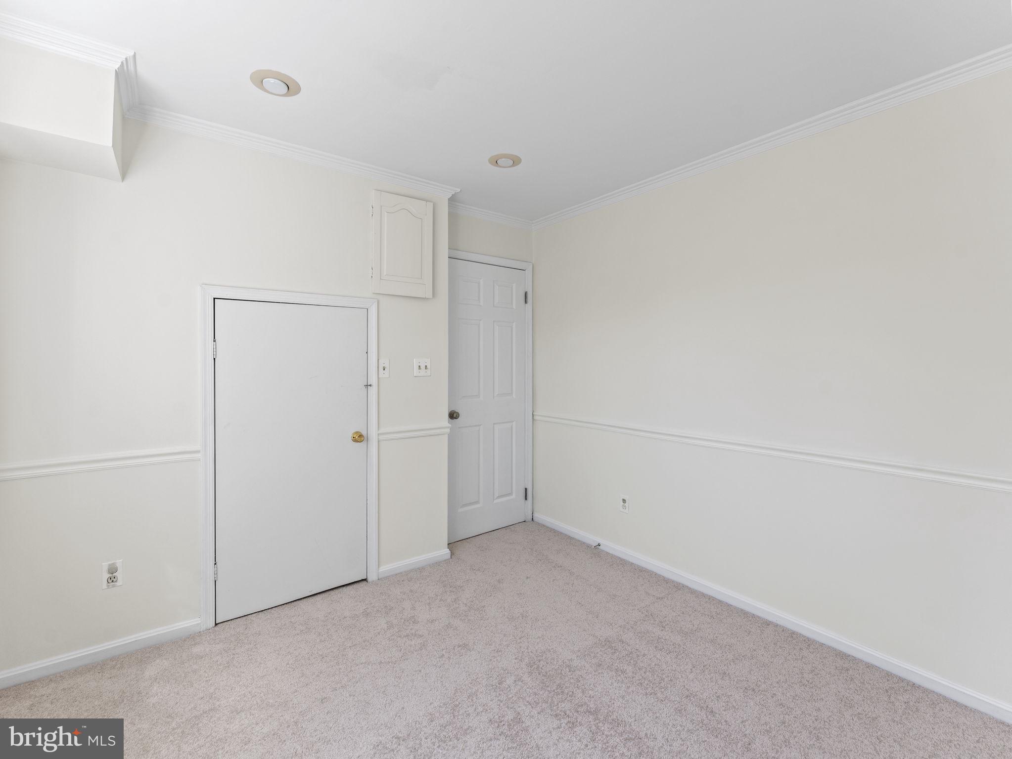 DUNN LORING VILLAGE - Residential