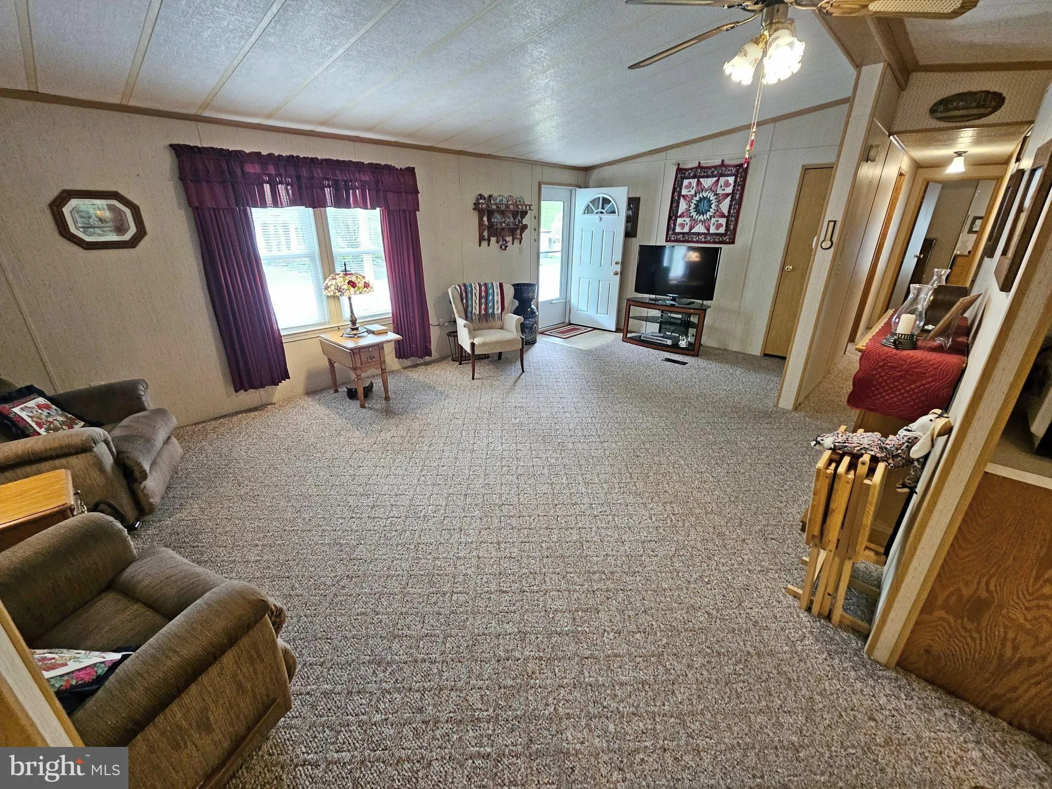 Manheim, Pennsylvania 17545, United States, 2 Bedrooms Bedrooms, ,1 BathroomBathrooms,Residential,Pending,122916