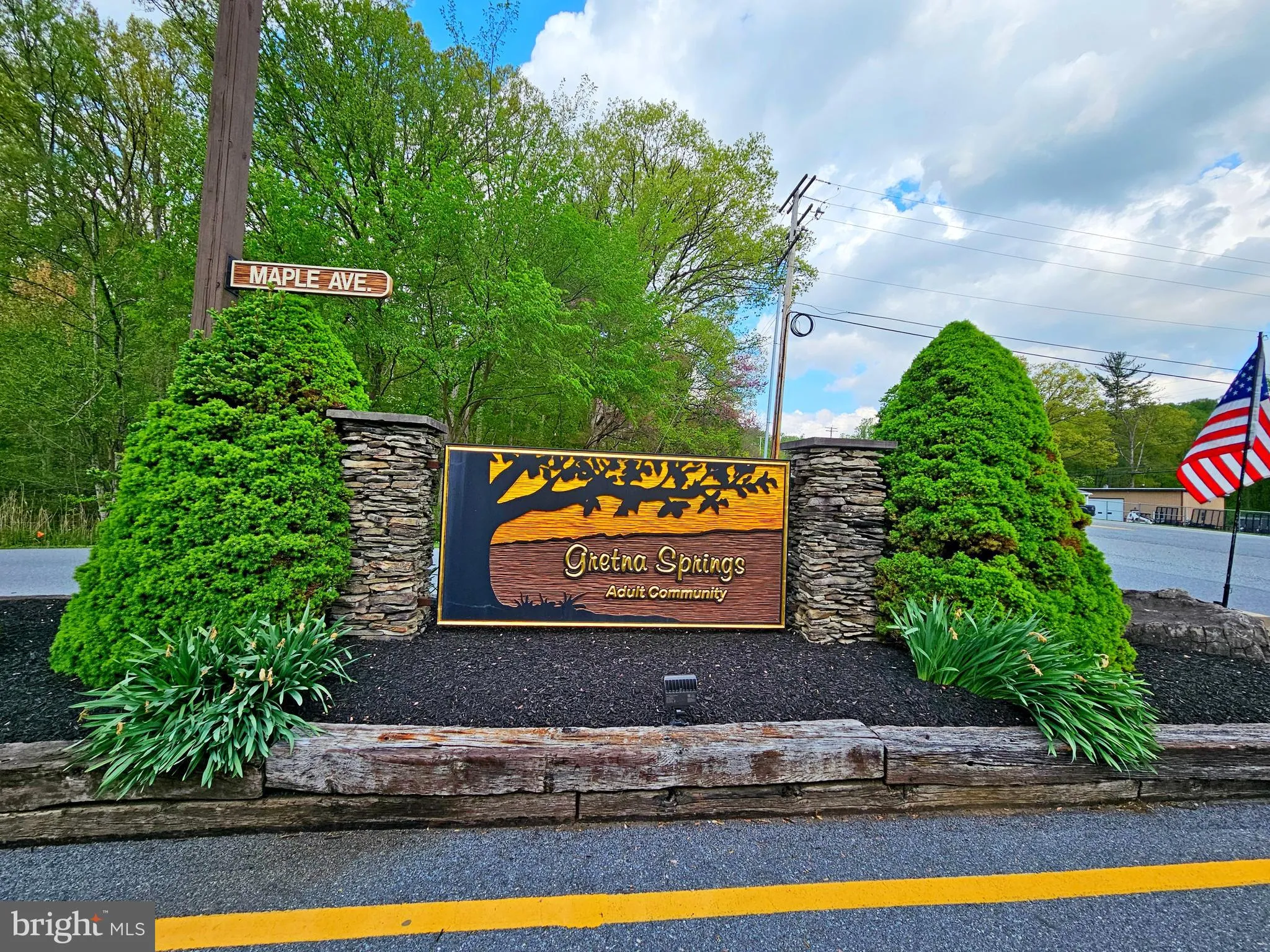 Manheim, Pennsylvania 17545, United States, 2 Bedrooms Bedrooms, ,1 BathroomBathrooms,Residential,Pending,122916