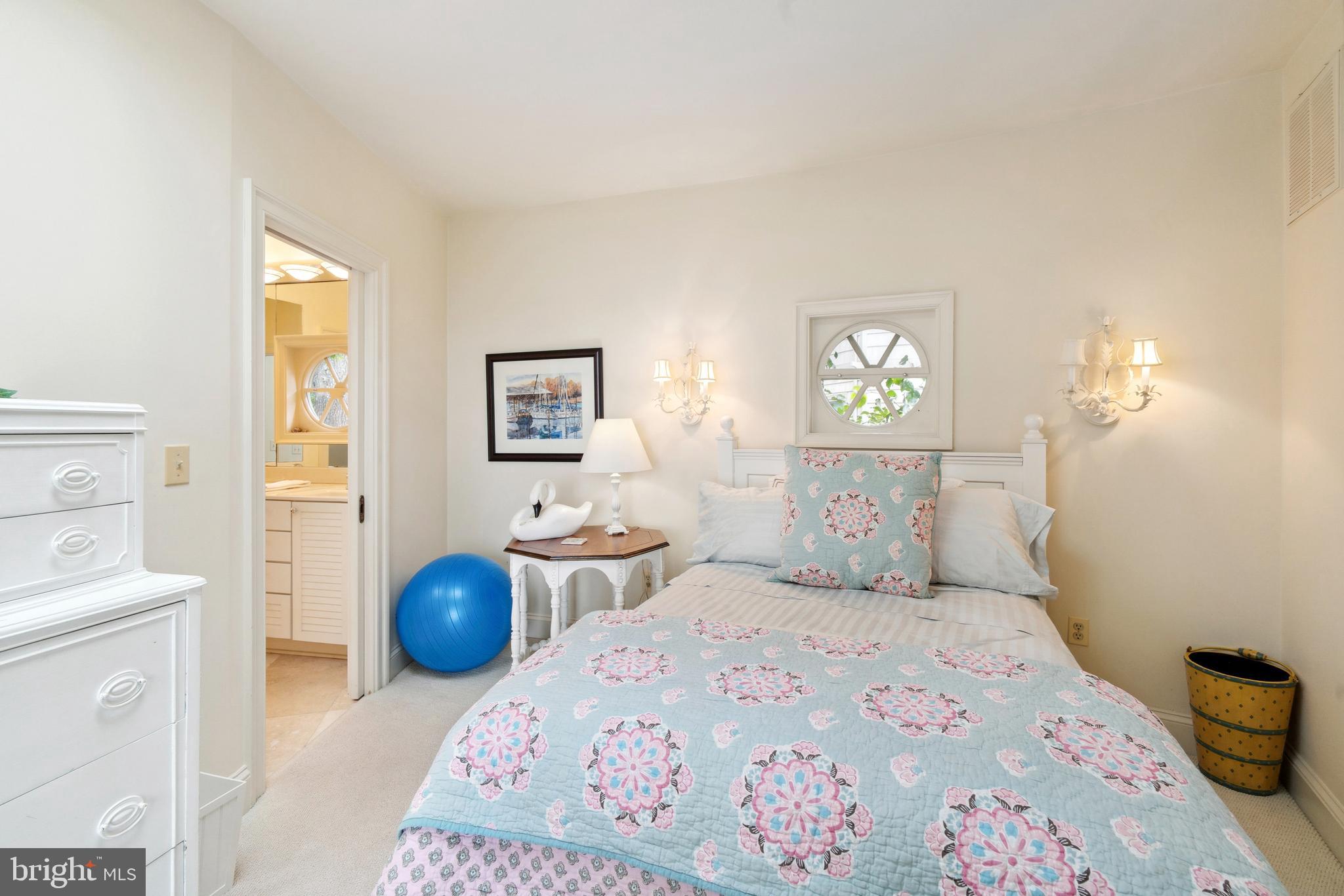 MARTINGHAM INN - Residential