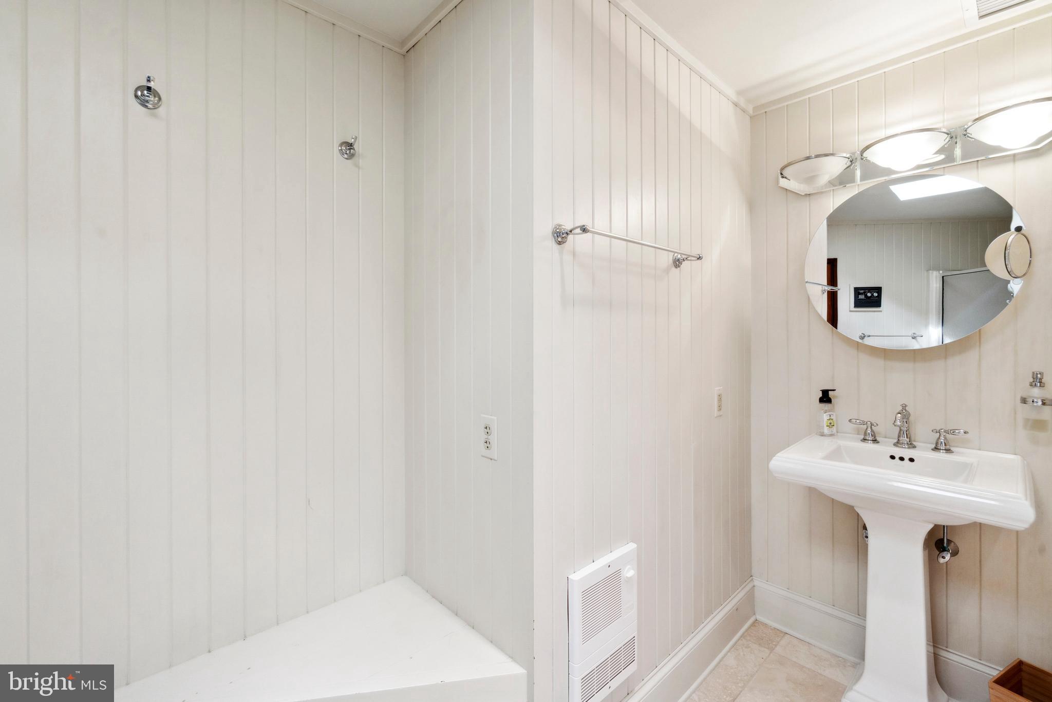 MARTINGHAM INN - Residential