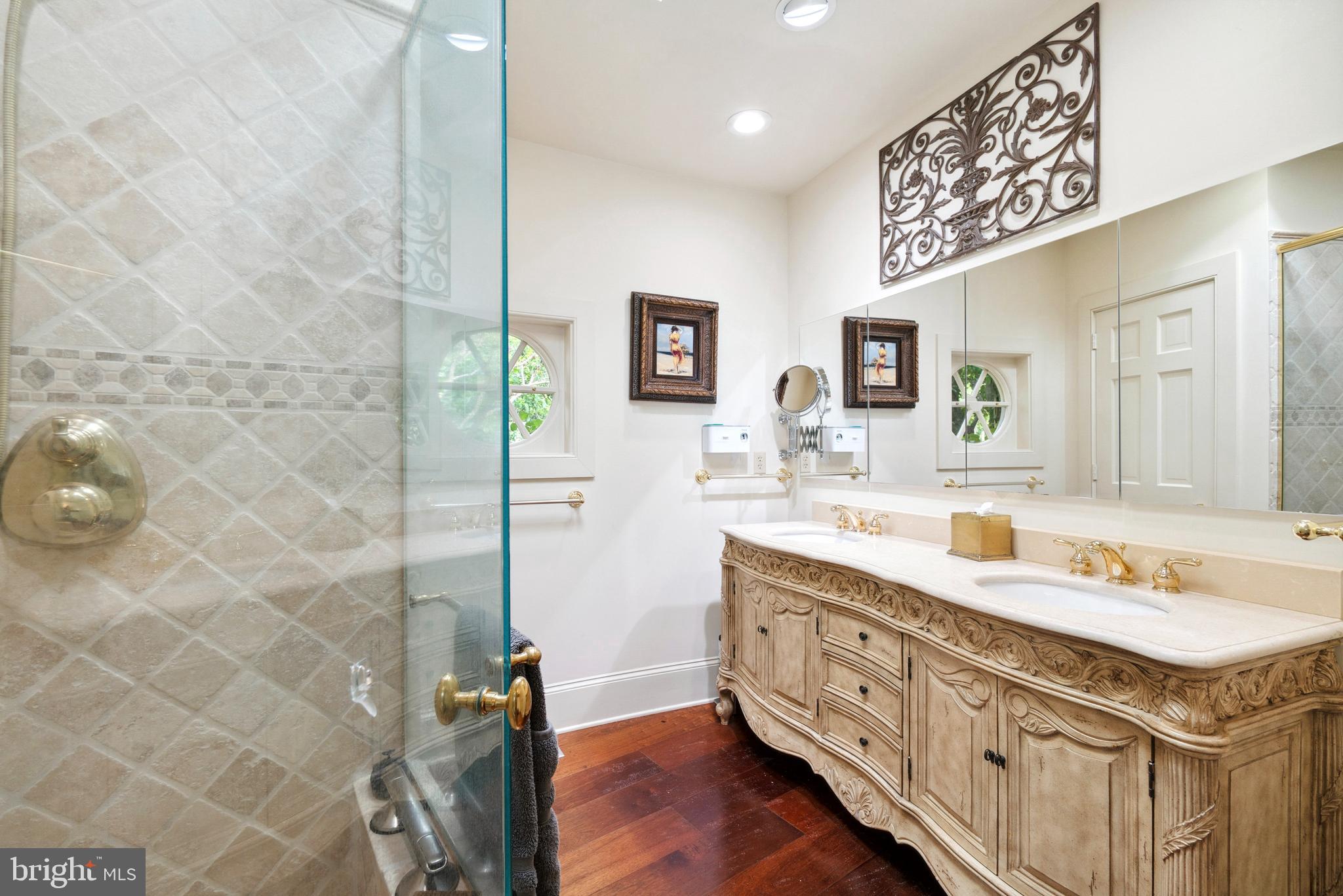 MARTINGHAM INN - Residential