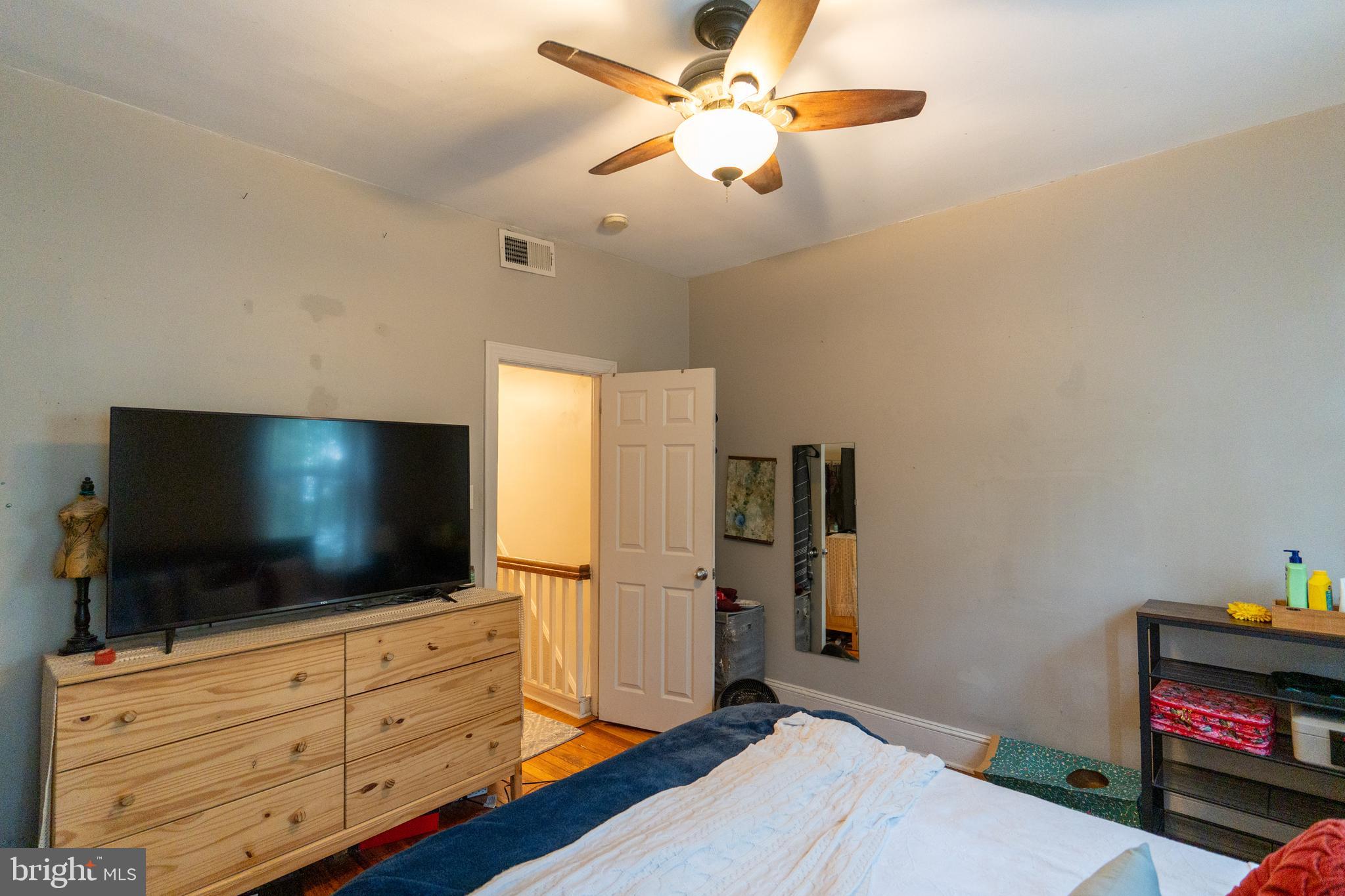 GIRARD ESTATES - Residential Lease