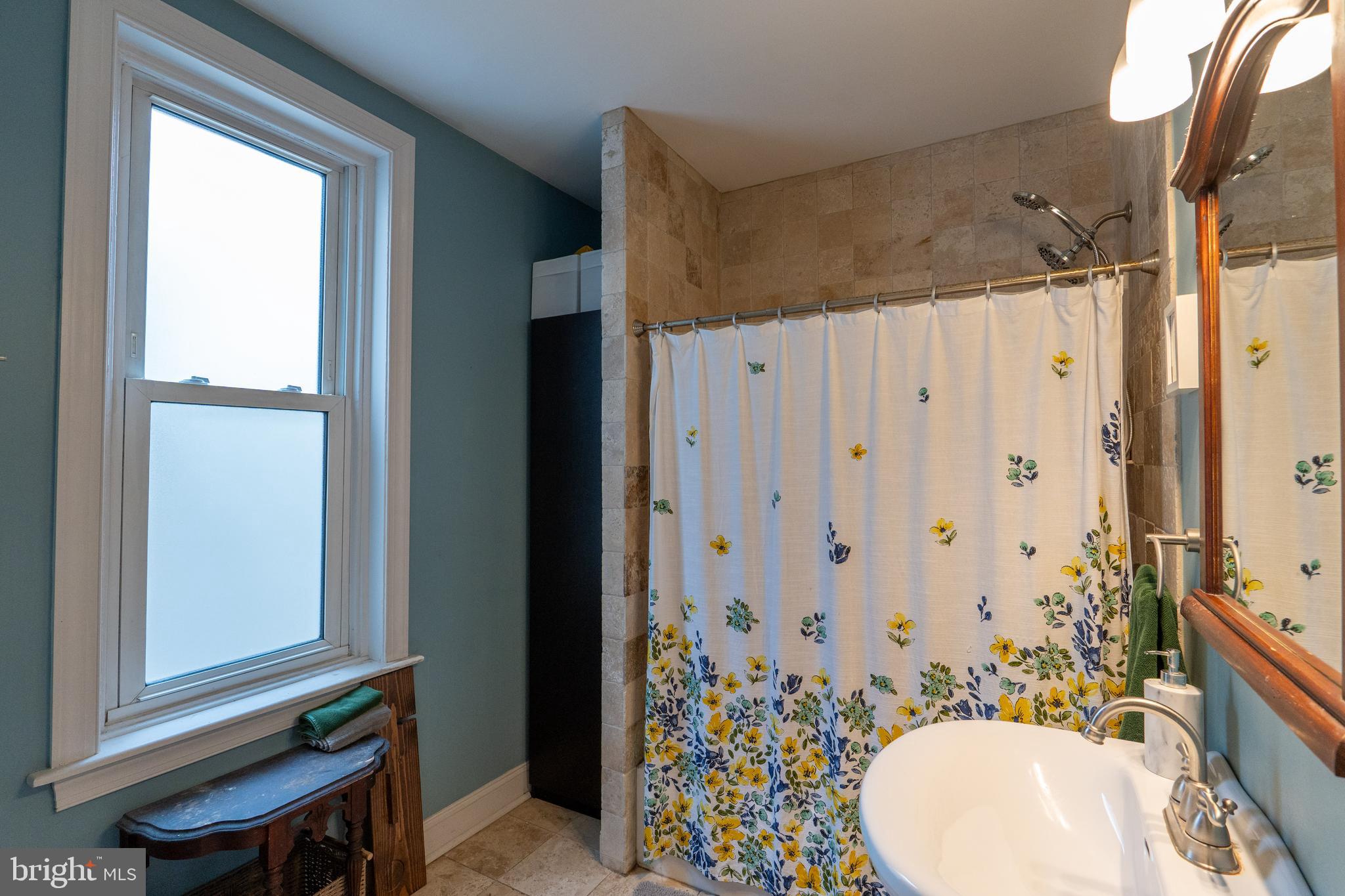 GIRARD ESTATES - Residential Lease