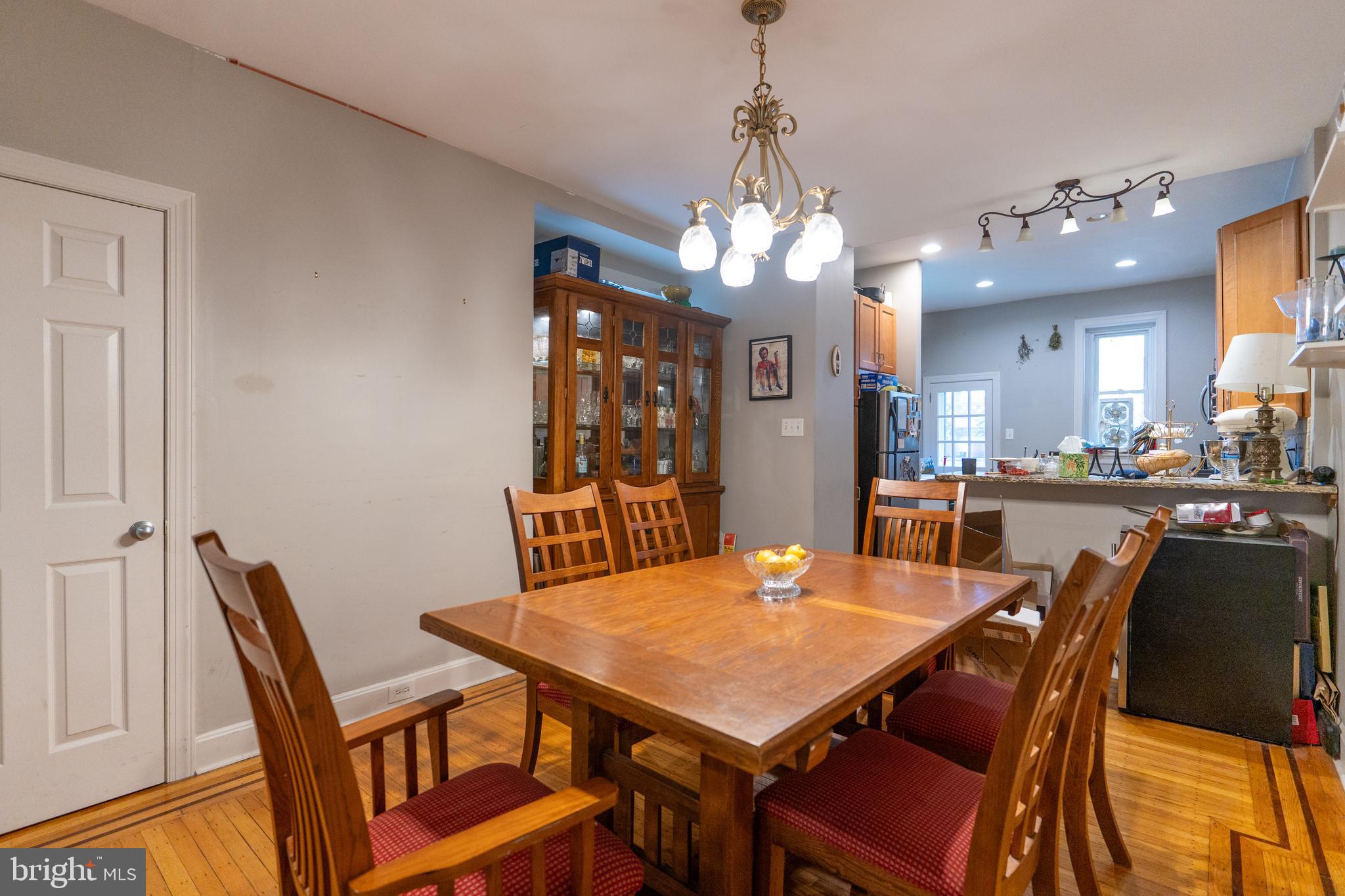 GIRARD ESTATES - Residential Lease