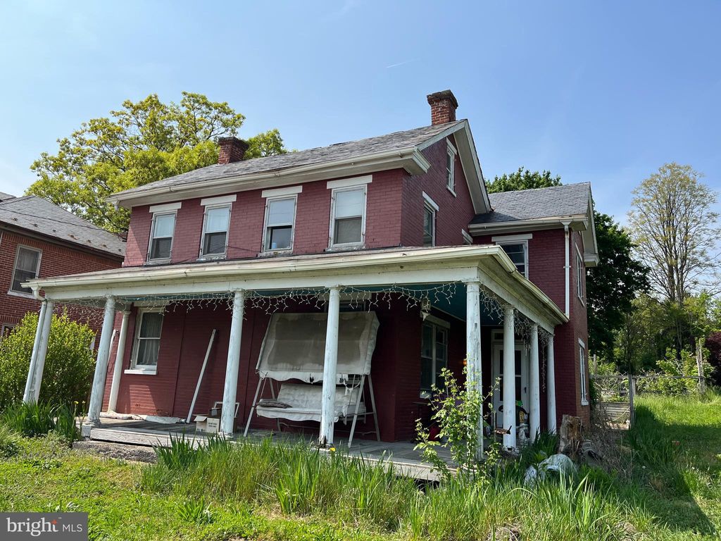 Photo of 113 WALNUT HILL RD, MILLERSVILLE, PA 17551 (MLS # PALA2034988)