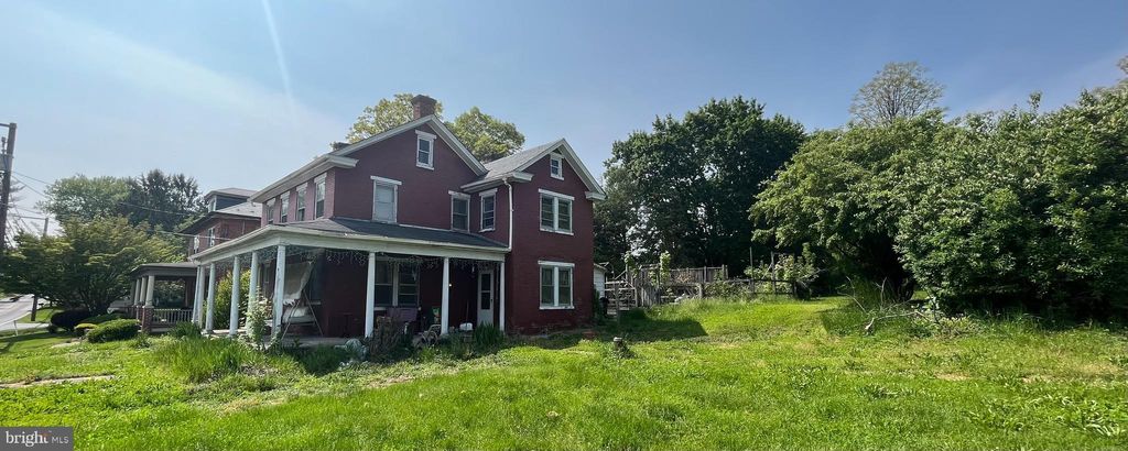 Photo of 113 WALNUT HILL RD, MILLERSVILLE, PA 17551 (MLS # PALA2034988)