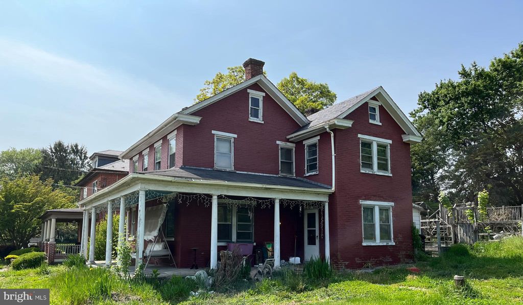 Photo of 113 WALNUT HILL RD, MILLERSVILLE, PA 17551 (MLS # PALA2034988)