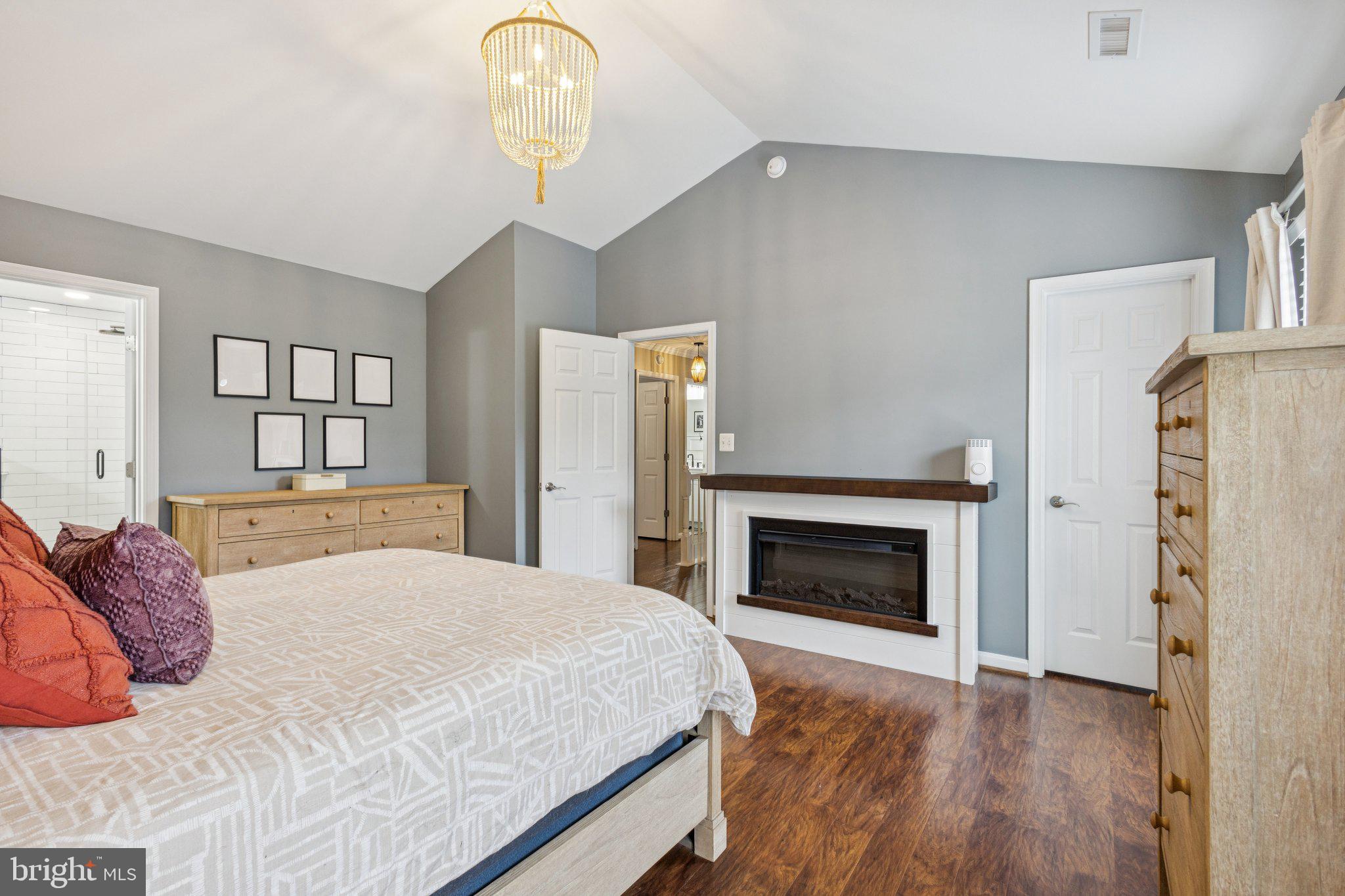 KINGSWOOD - Residential