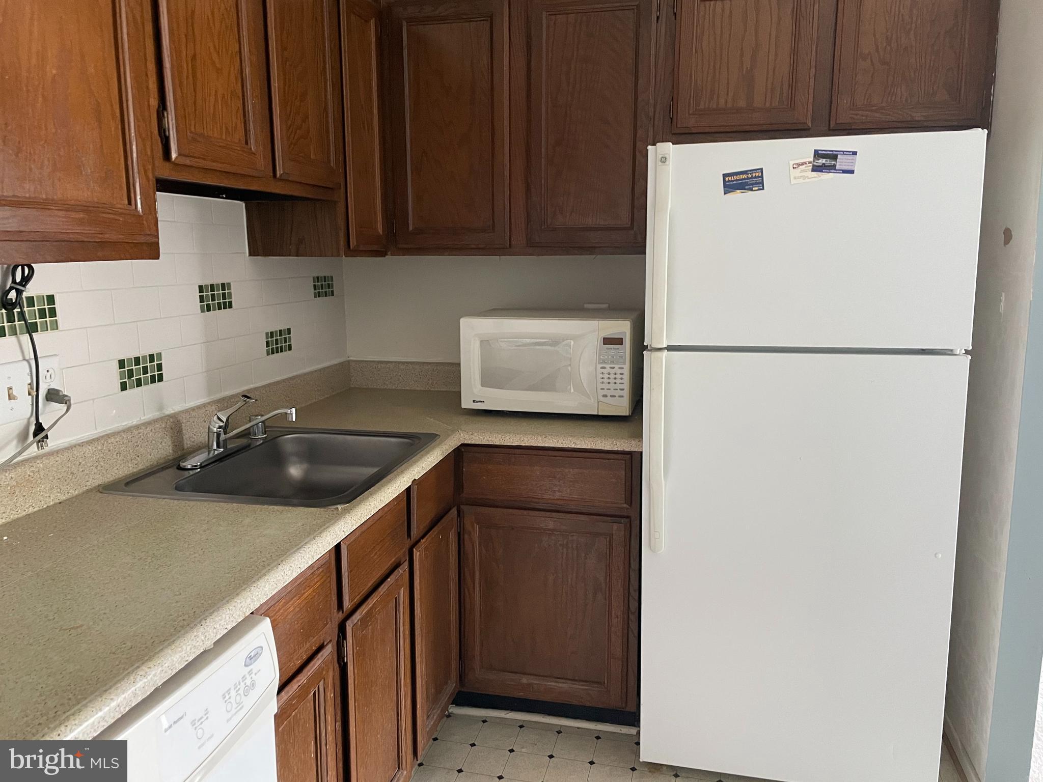 TIMBERLANE VILLAGE GARDEN CONDOMINIUMS - Residential