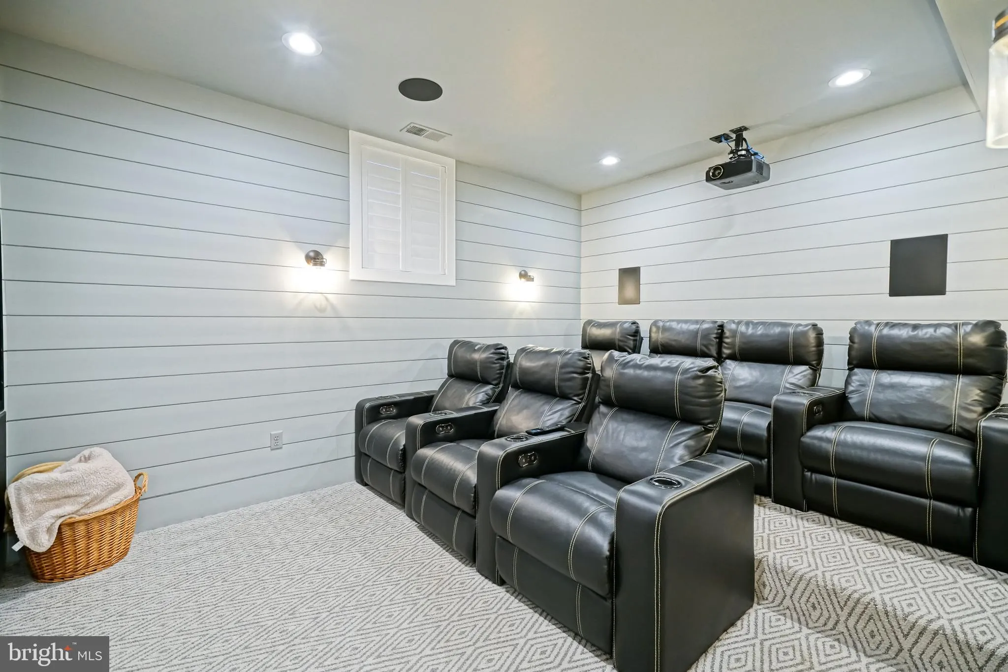 Lewes, Delaware 19958, United States, 6 Bedrooms Bedrooms, ,6 BathroomsBathrooms,Residential,Active,240353