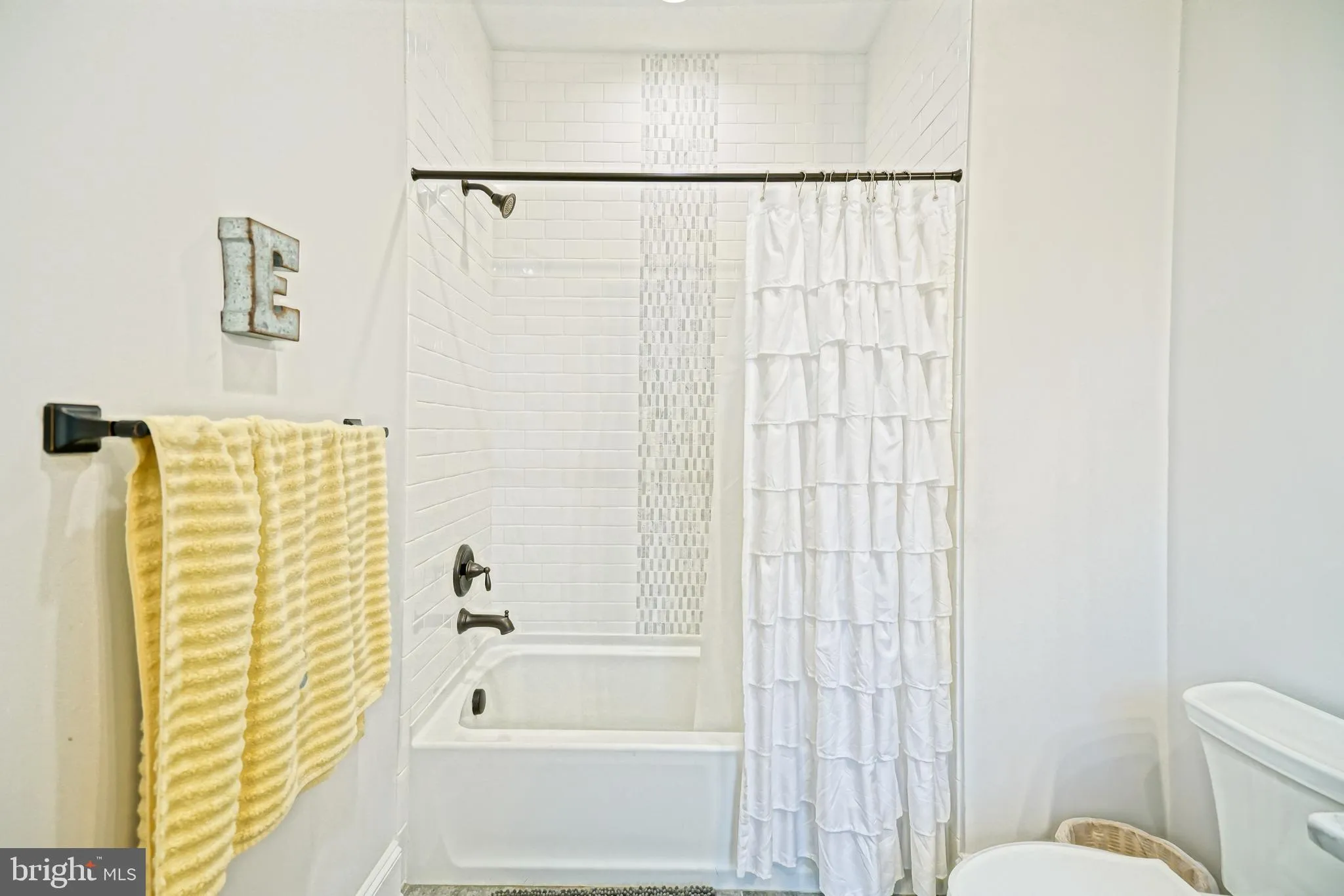 Lewes, Delaware 19958, United States, 6 Bedrooms Bedrooms, ,6 BathroomsBathrooms,Residential,Active,240353