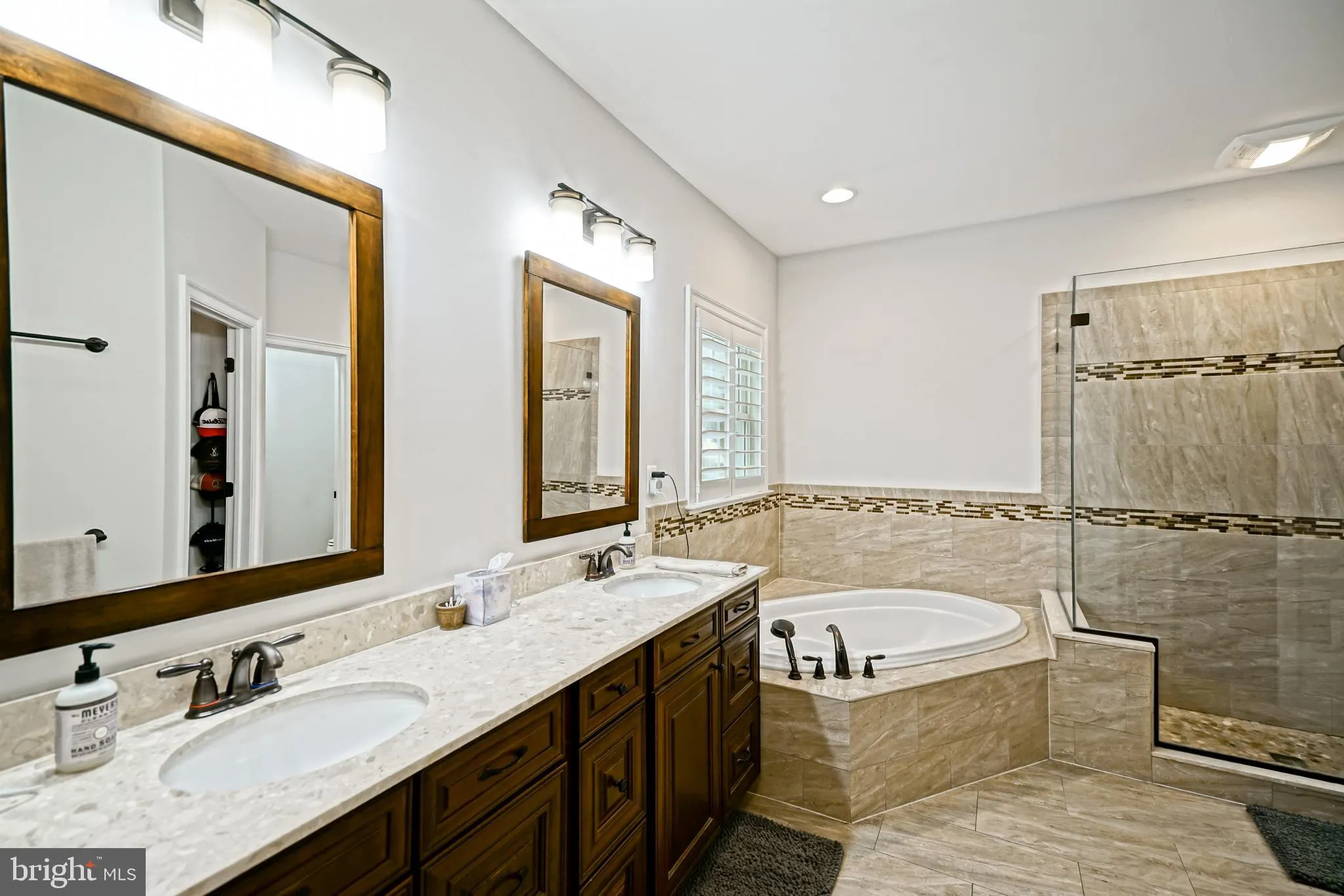 Lewes, Delaware 19958, United States, 6 Bedrooms Bedrooms, ,6 BathroomsBathrooms,Residential,Active,240353